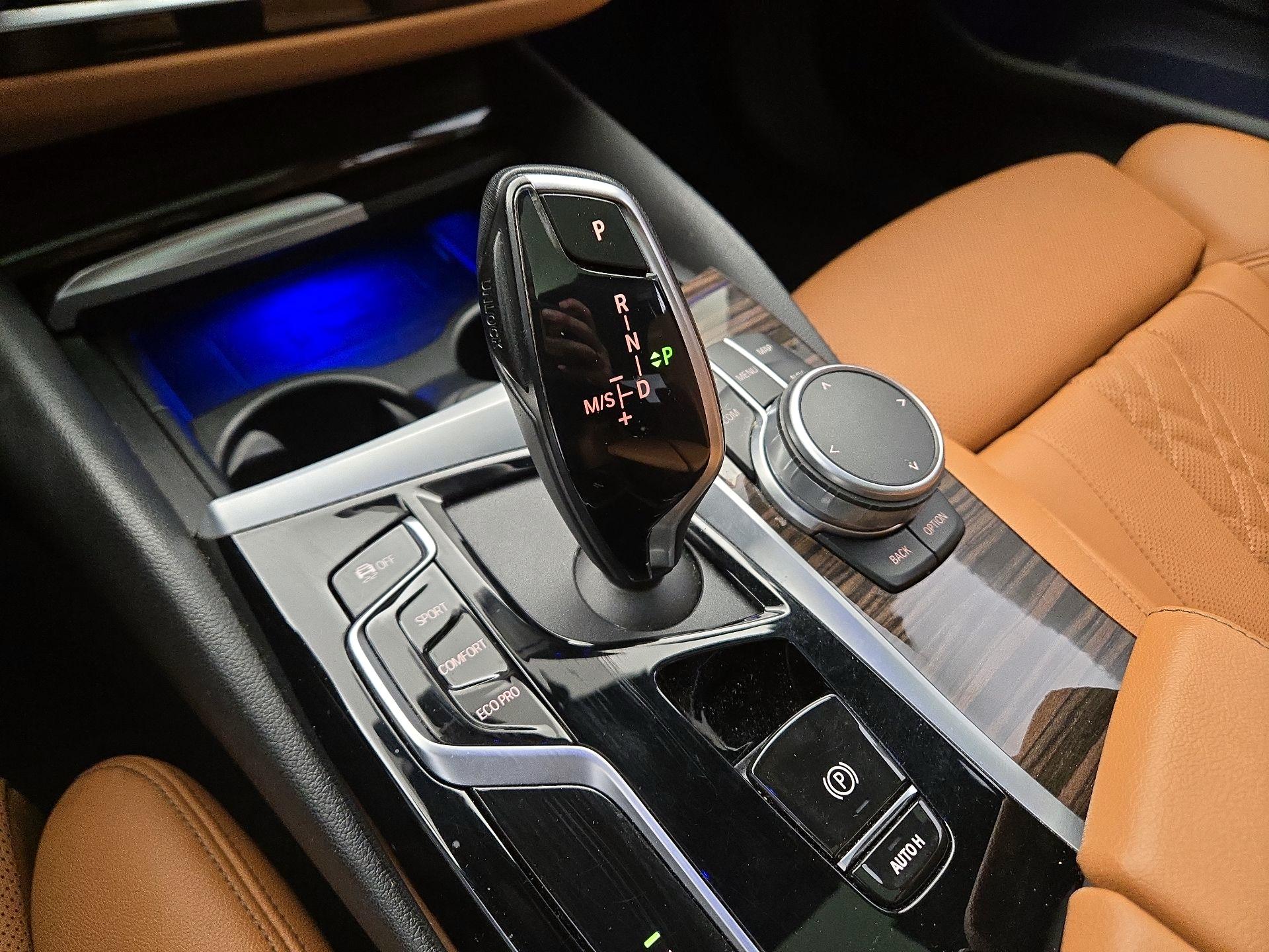 Thumbnail: 2022 BMW 5 Series - 18