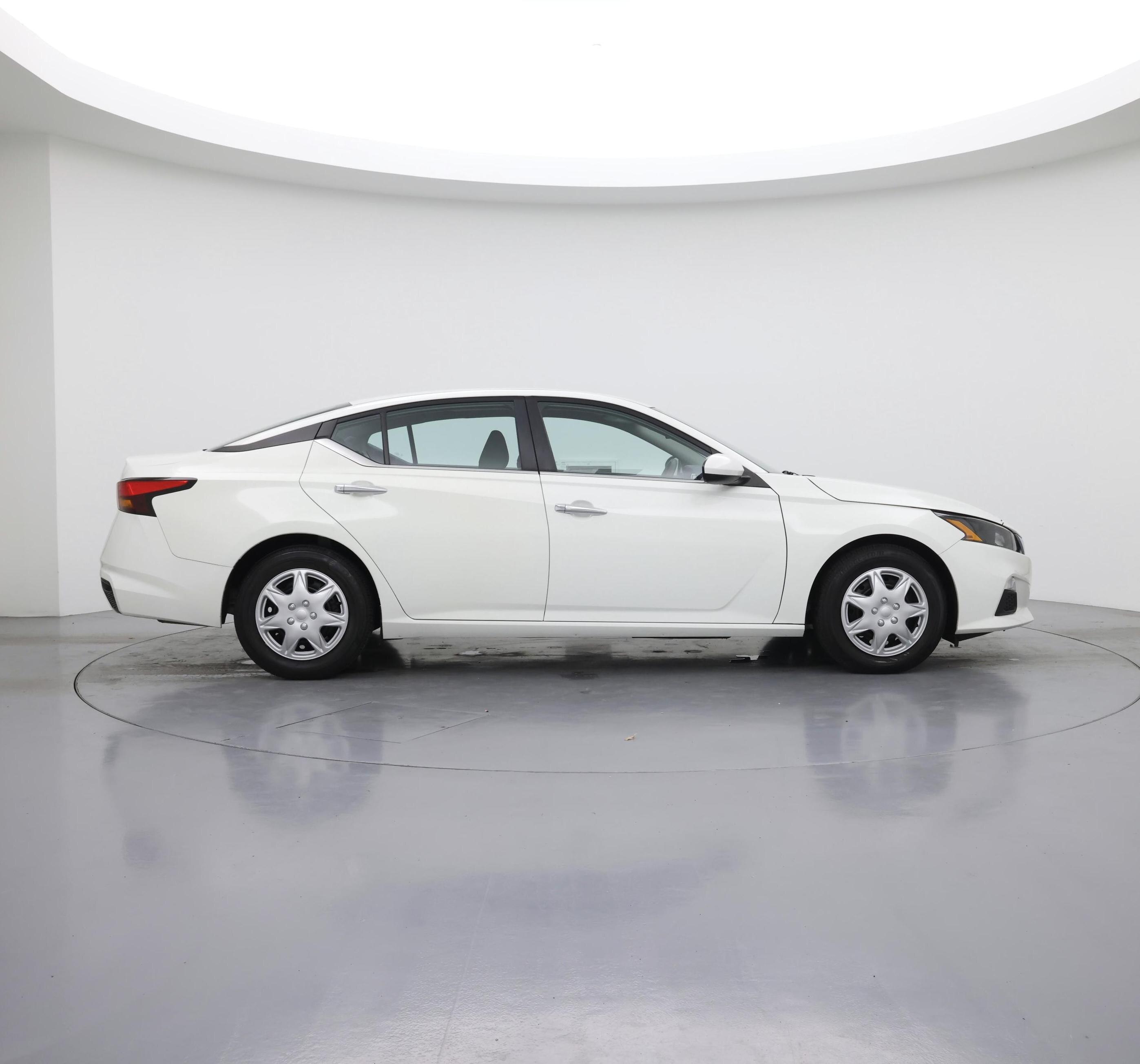 Thumbnail: 2022 Nissan Altima - 7