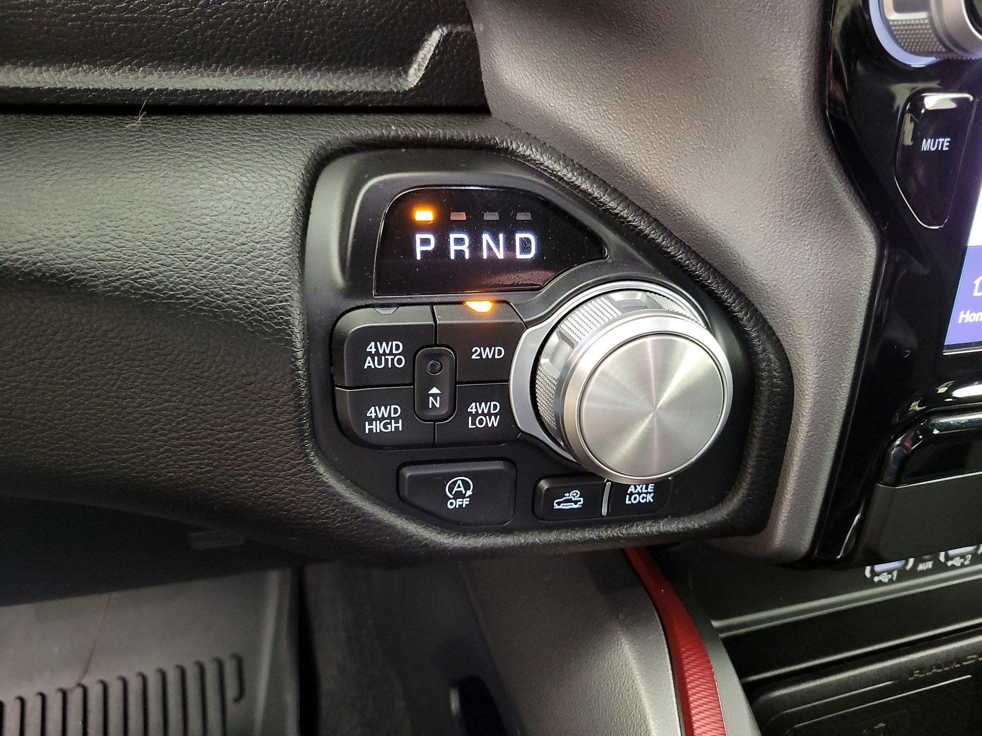 Thumbnail: 2025 RAM 1500 - 18