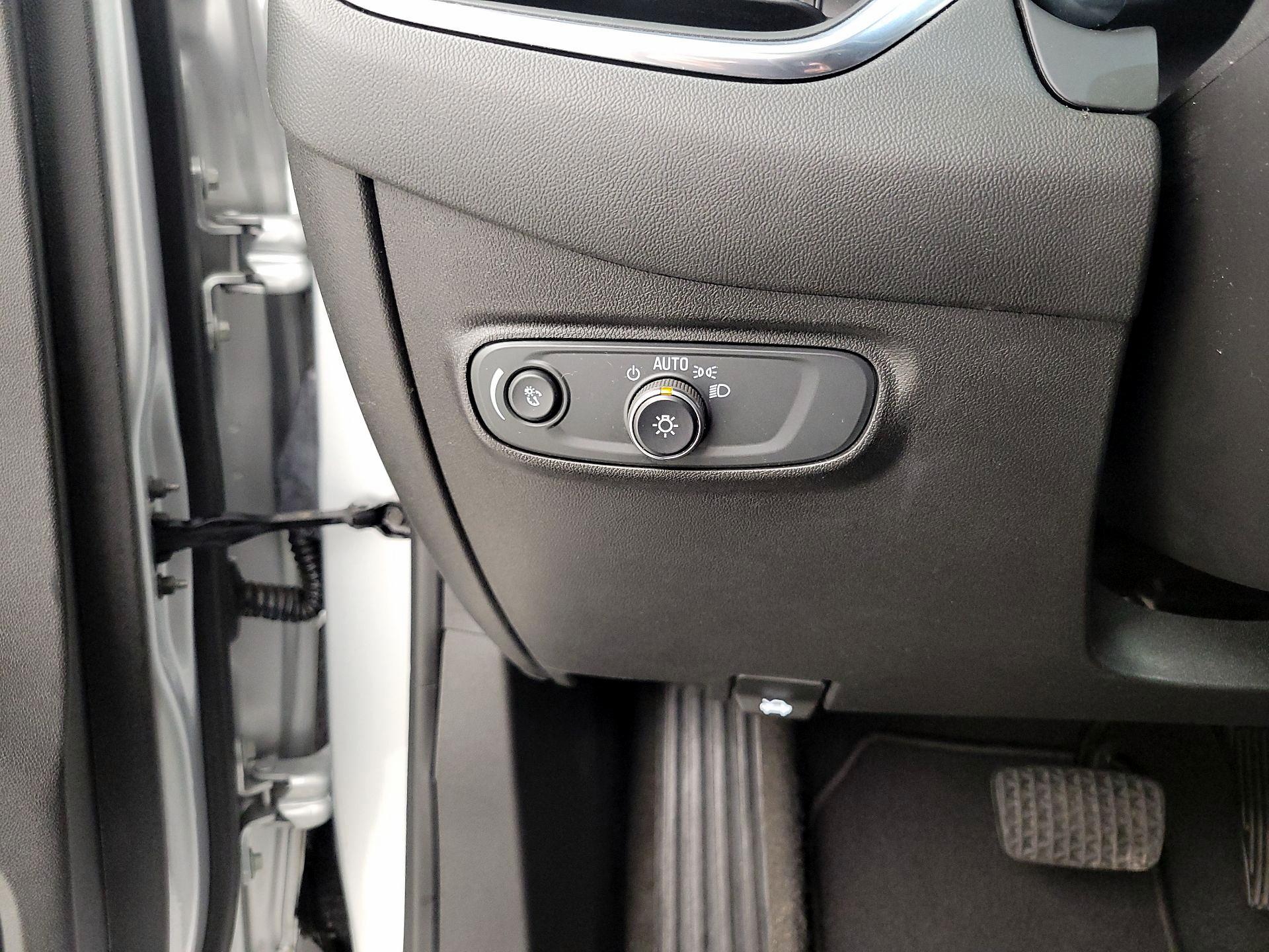 Thumbnail: 2022 Chevrolet Equinox - 13