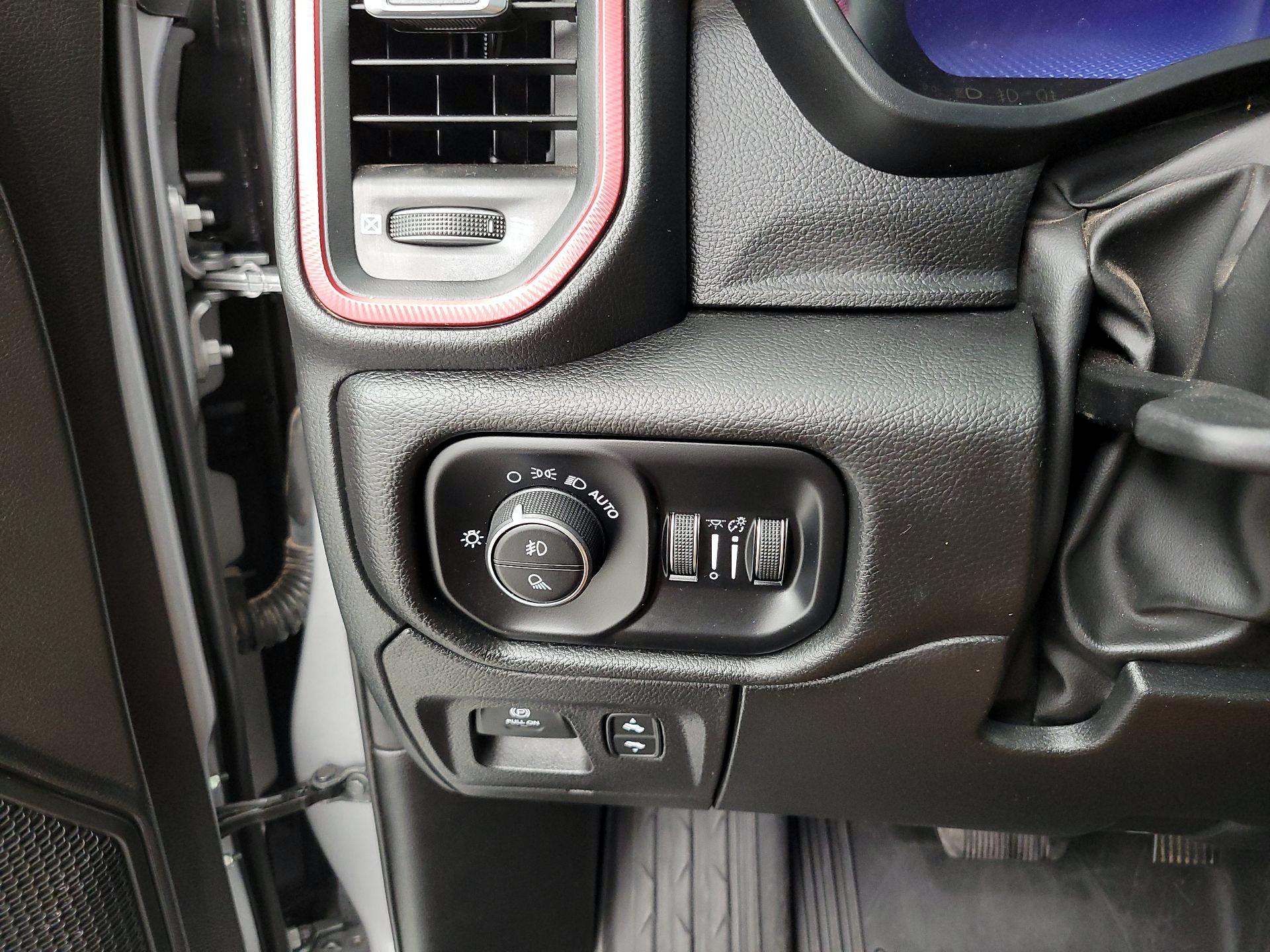 Thumbnail: 2025 RAM 1500 - 13