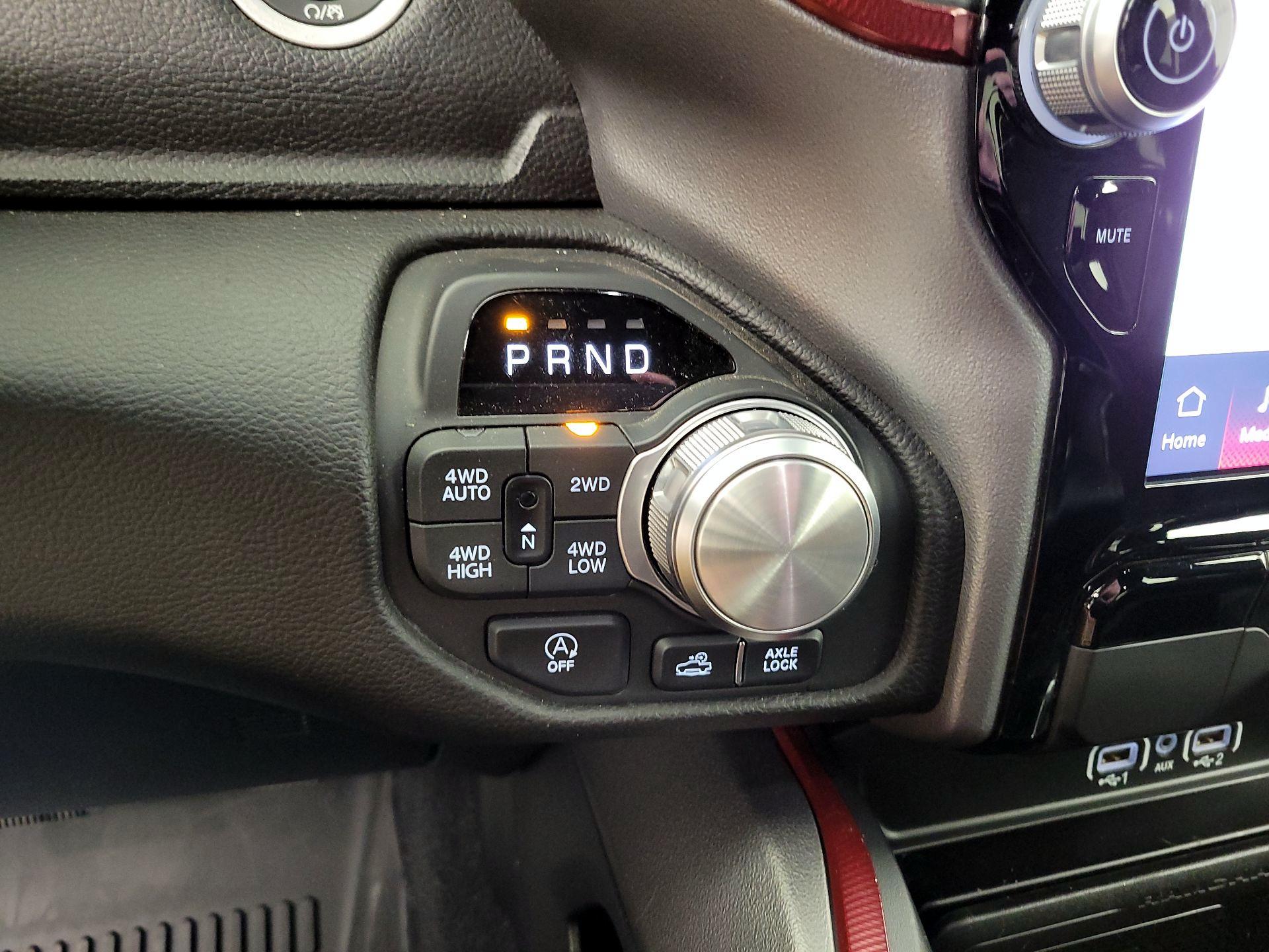 Thumbnail: 2025 RAM 1500 - 18