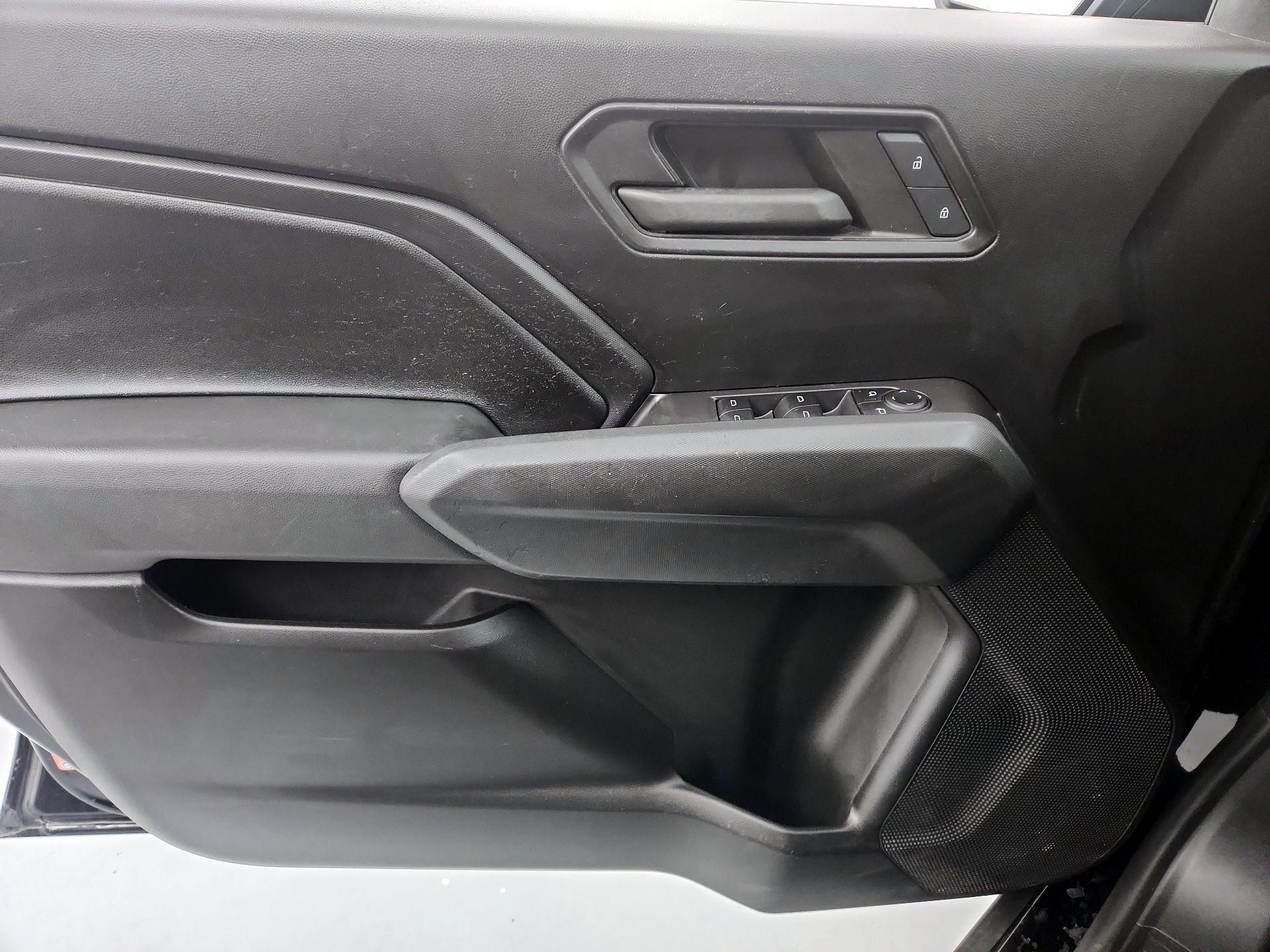 Thumbnail: 2023 Chevrolet Colorado - 12