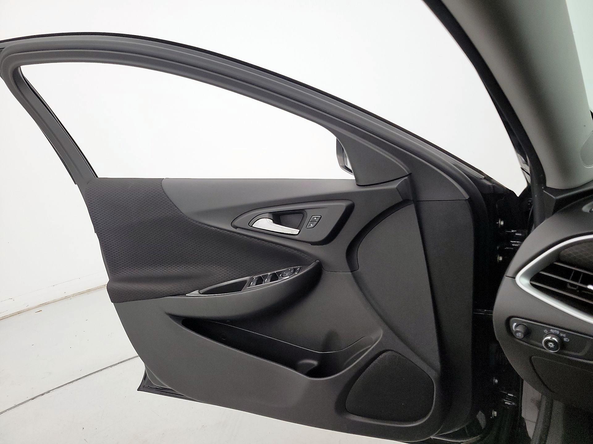 Thumbnail: 2023 Chevrolet Malibu - 12