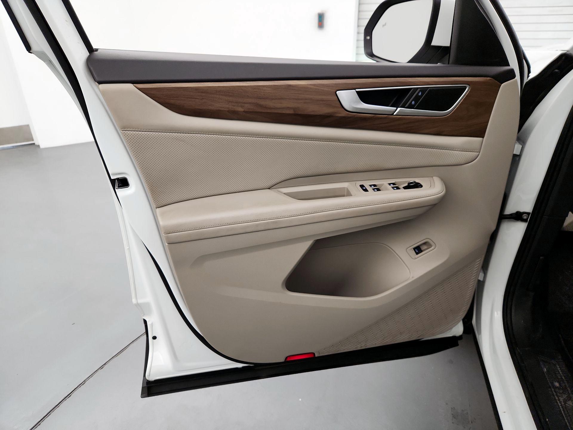 Thumbnail: 2024 Volkswagen Atlas - 12