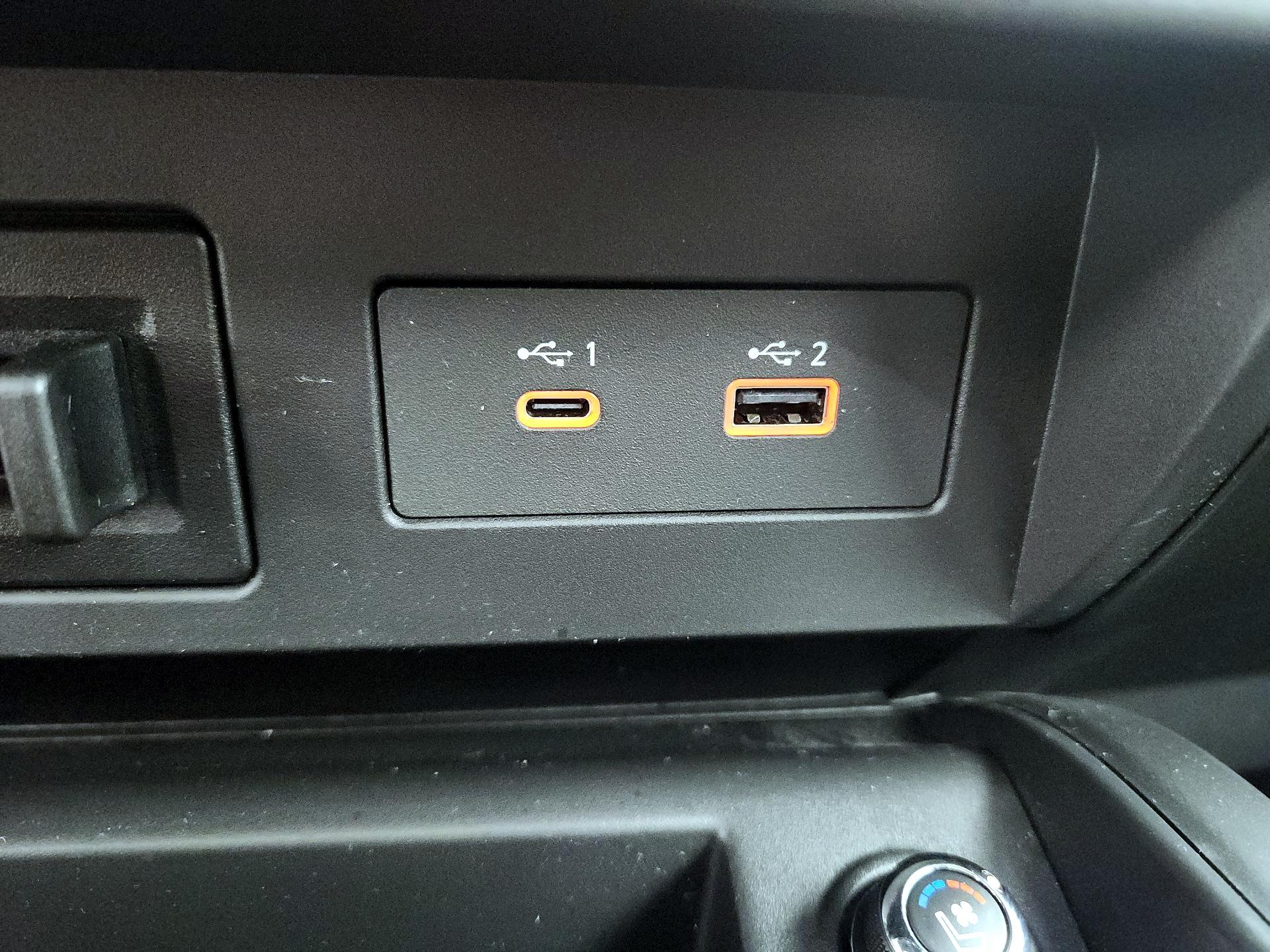 Thumbnail: 2020 Nissan Titan - 18