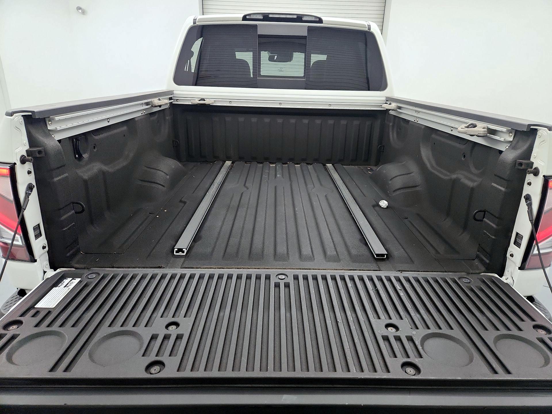 Thumbnail: 2020 Nissan Titan - 20