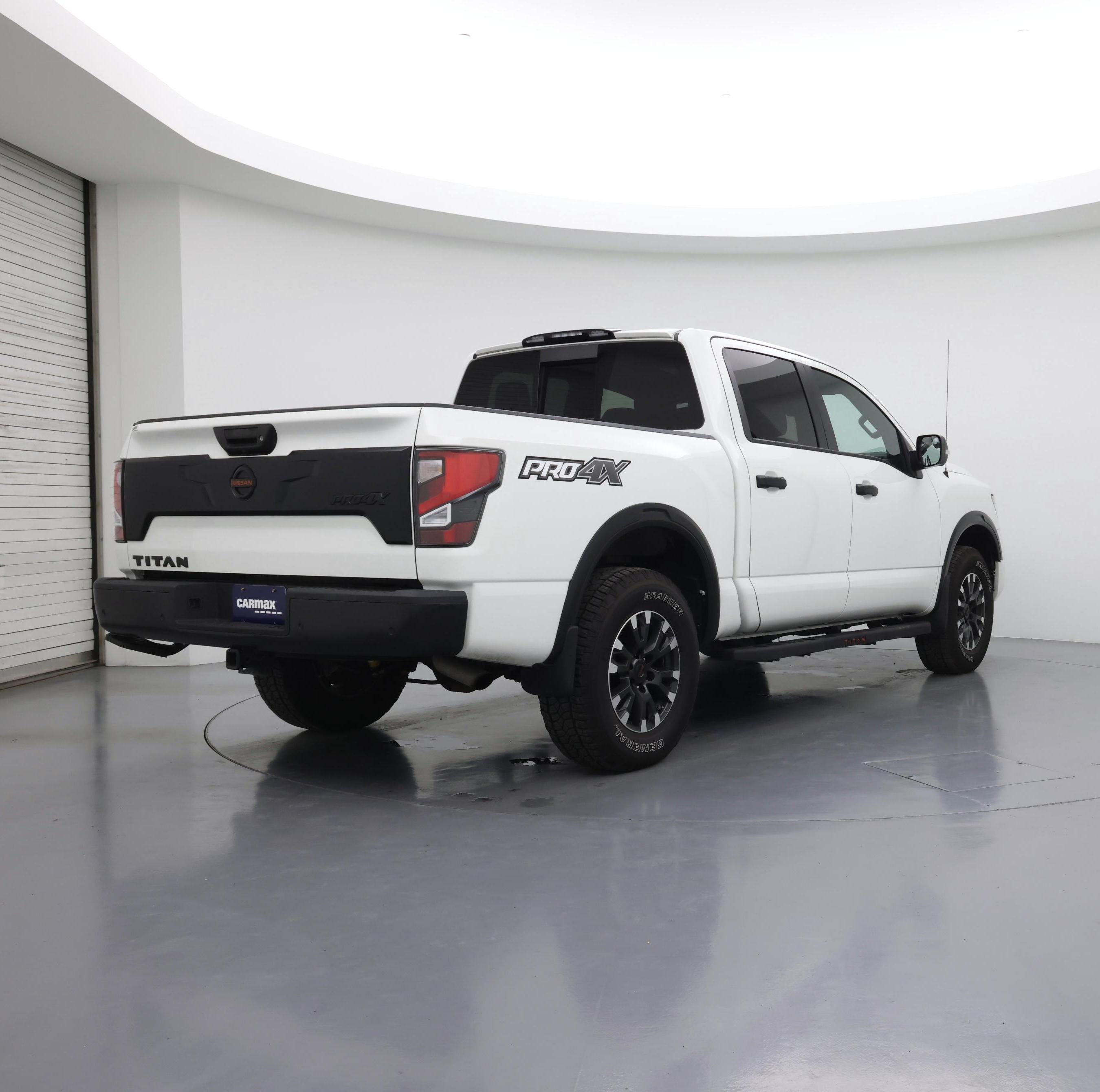 Thumbnail: 2020 Nissan Titan - 8