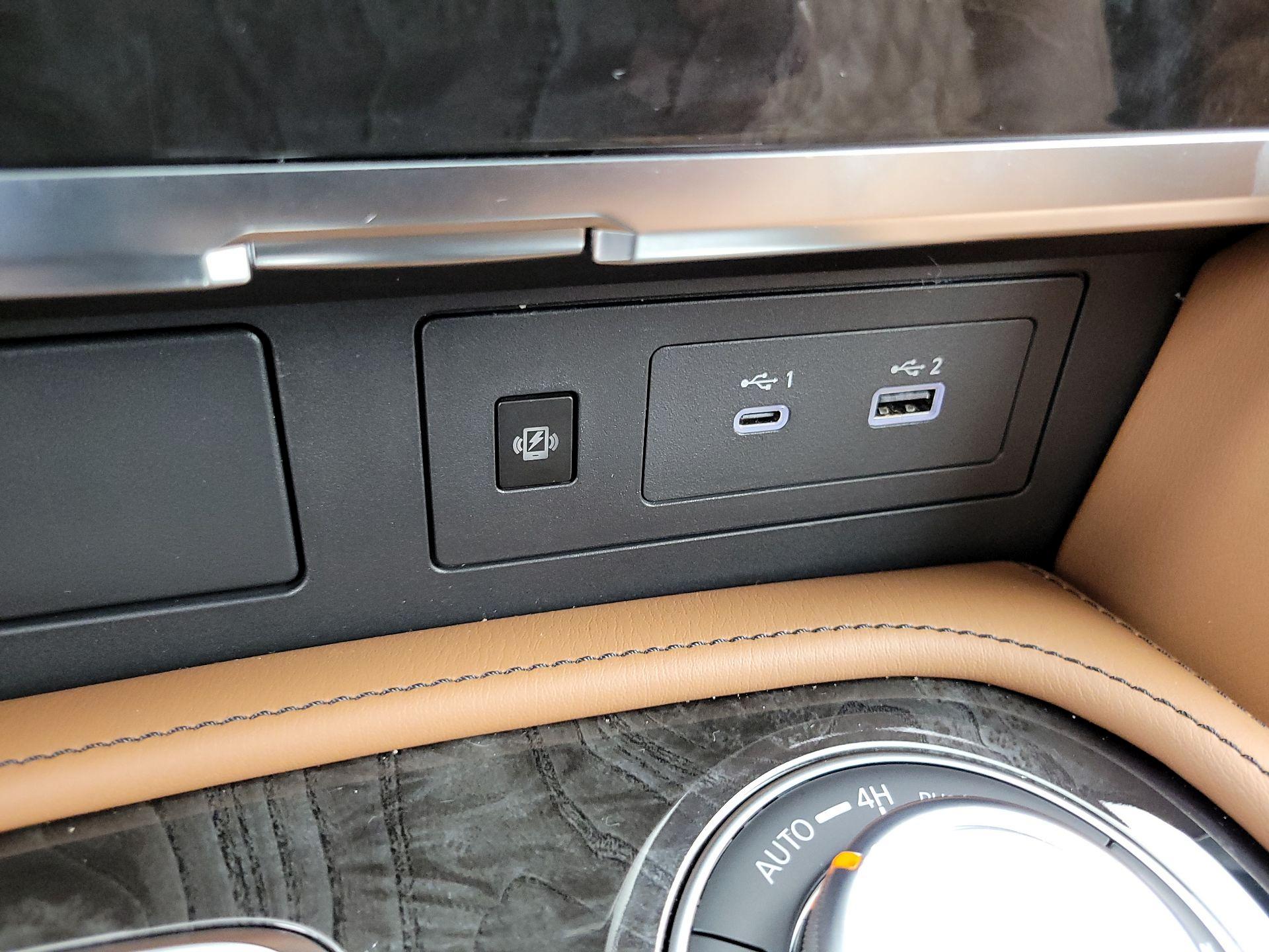 Thumbnail: 2023 INFINITI QX80 - 19