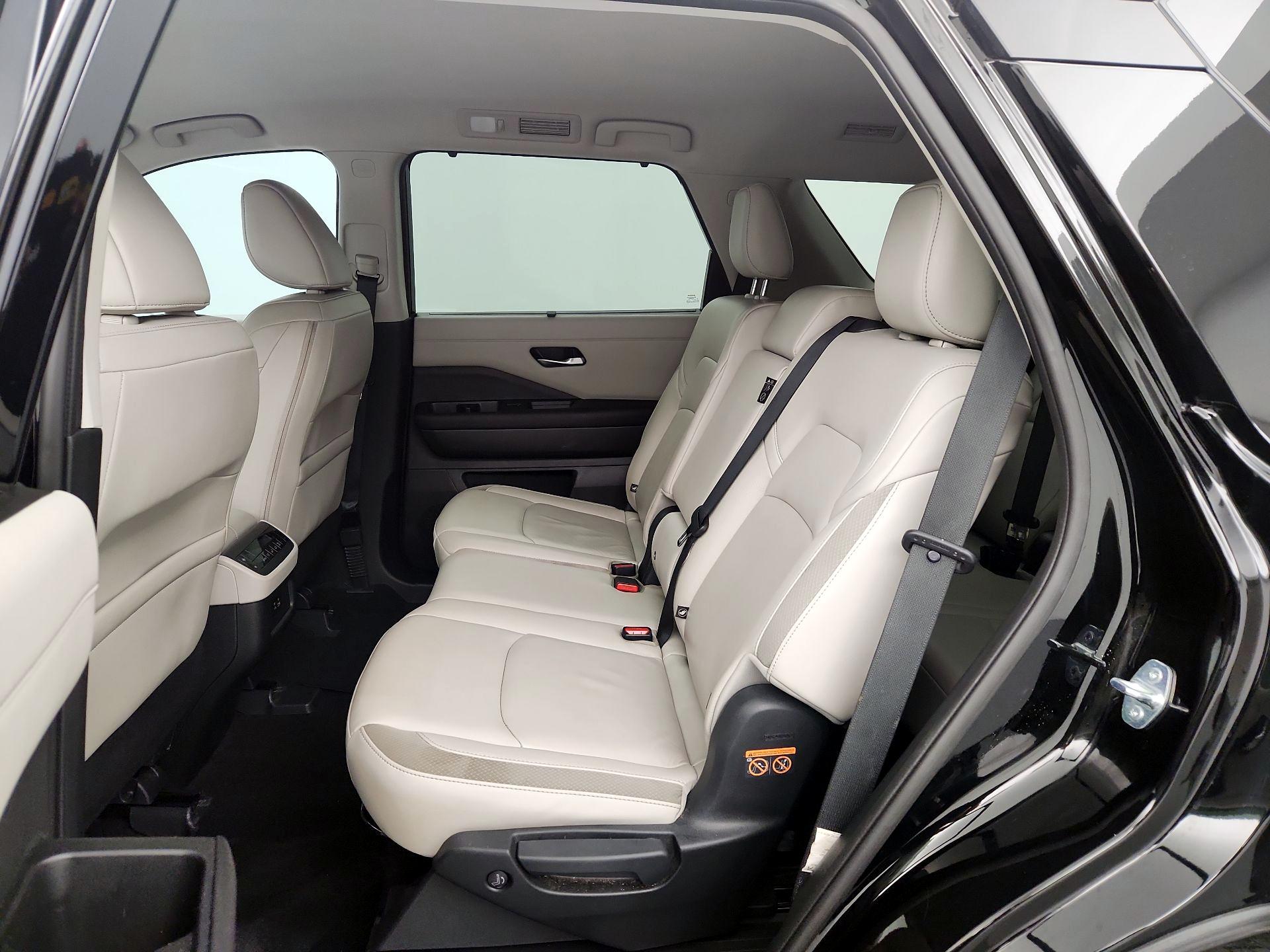 Thumbnail: 2023 Nissan Pathfinder - 20