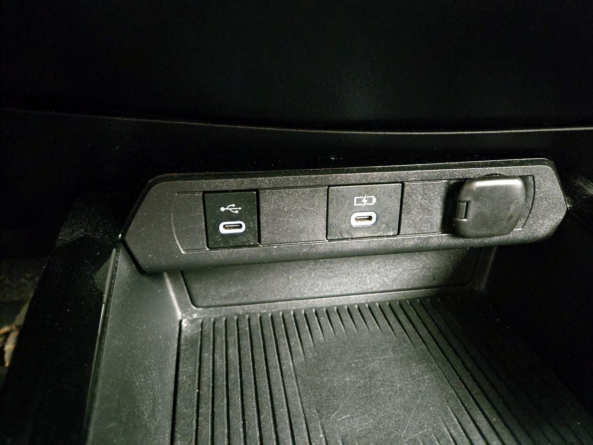 Thumbnail: 2023 Toyota Prius - 18