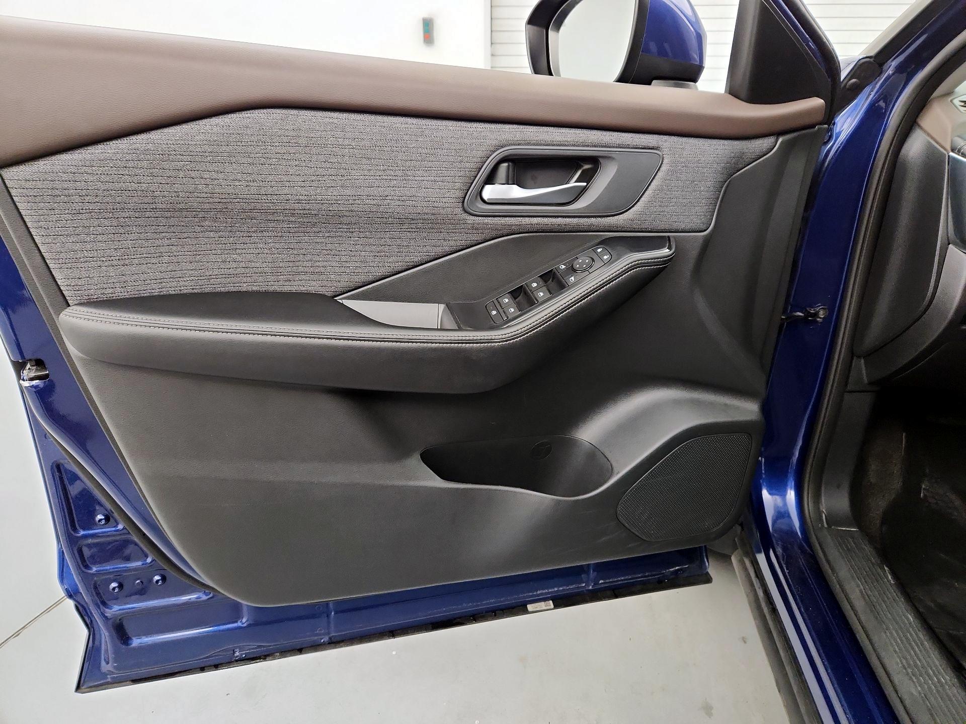 Thumbnail: 2023 Nissan Rogue - 12