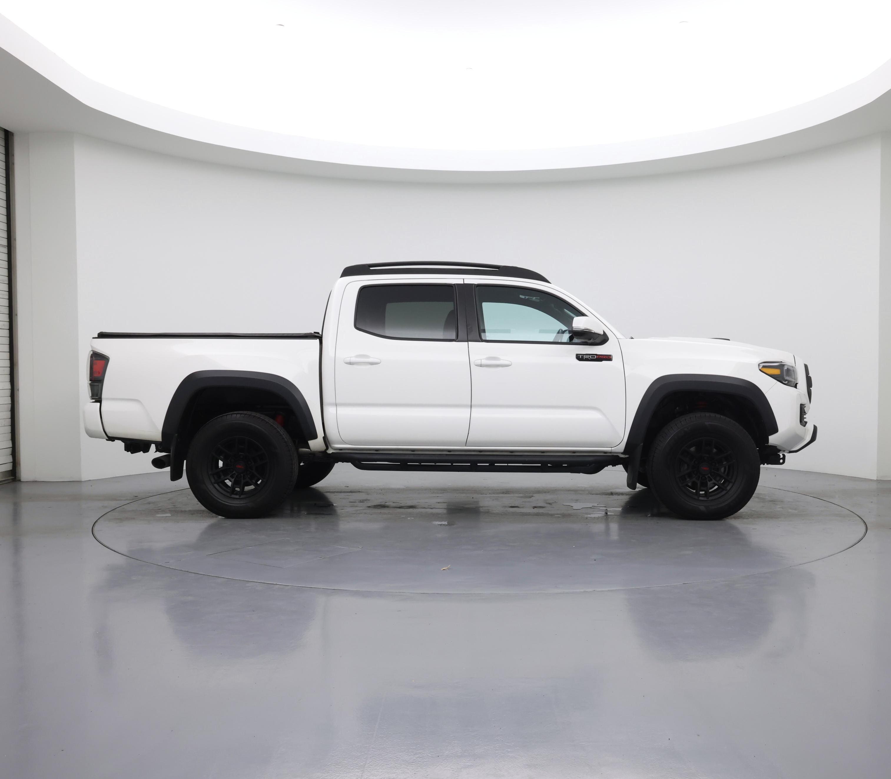 Thumbnail: 2021 Toyota Tacoma - 7