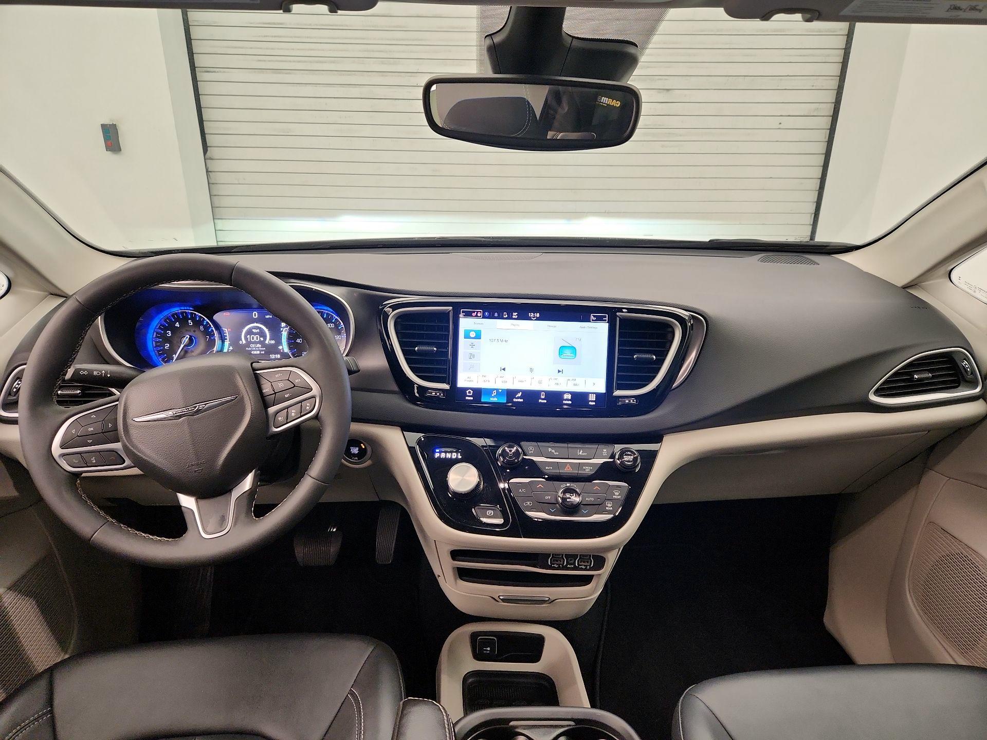 Thumbnail: 2024 Chrysler Pacifica - 9