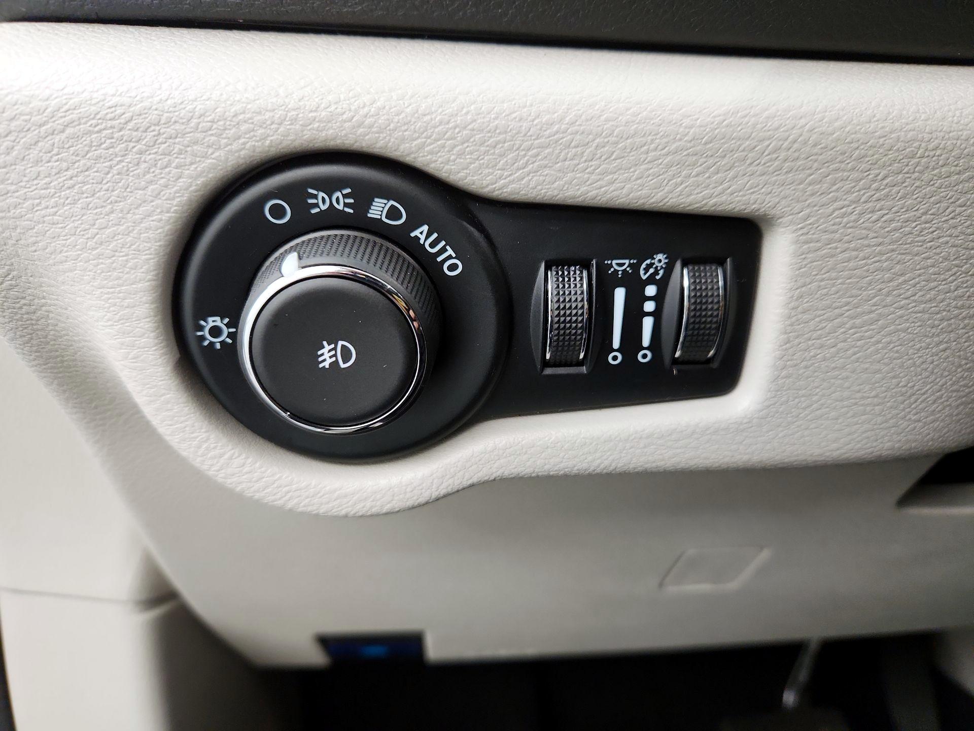 Thumbnail: 2024 Chrysler Pacifica - 13