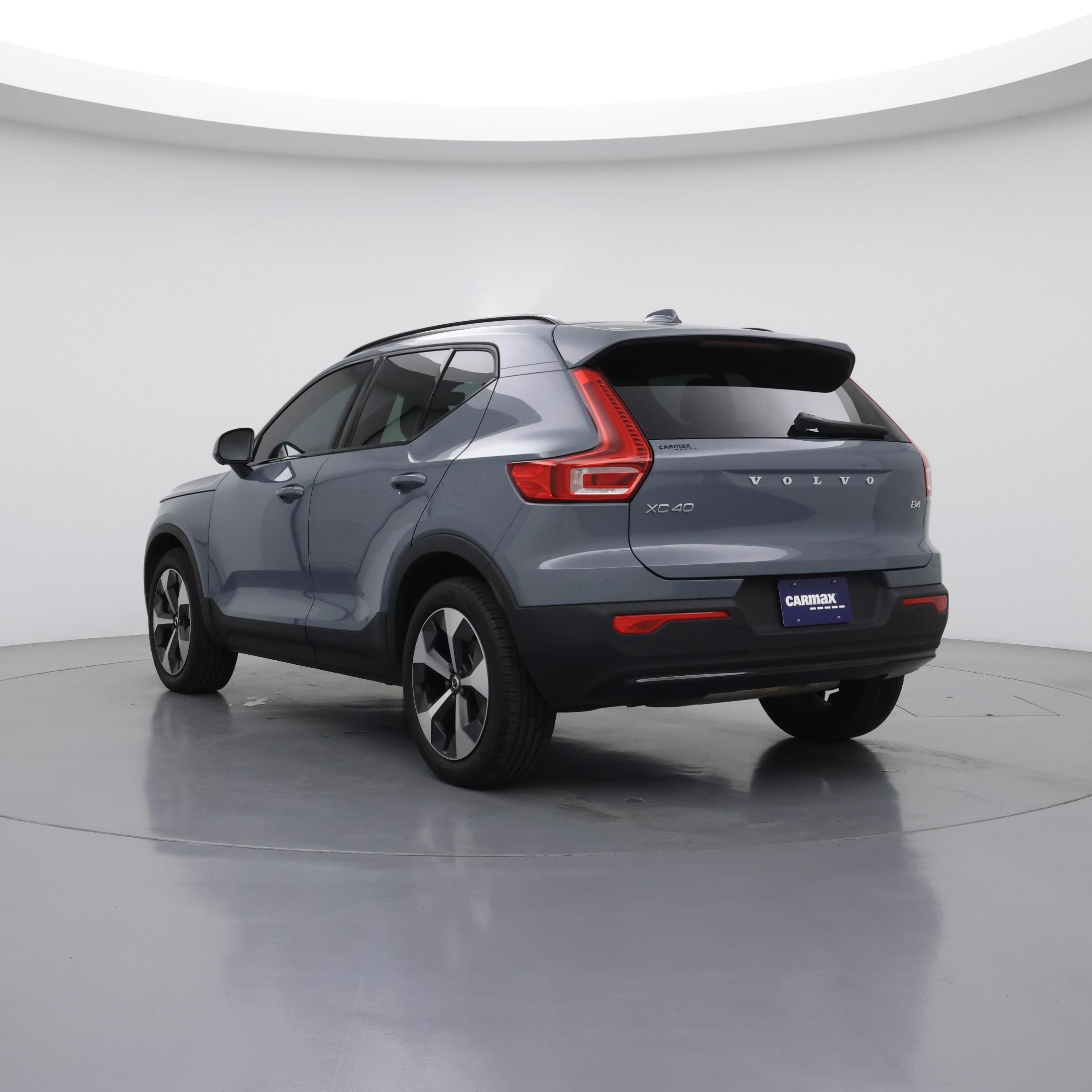 Thumbnail: 2023 Volvo XC40 - 2