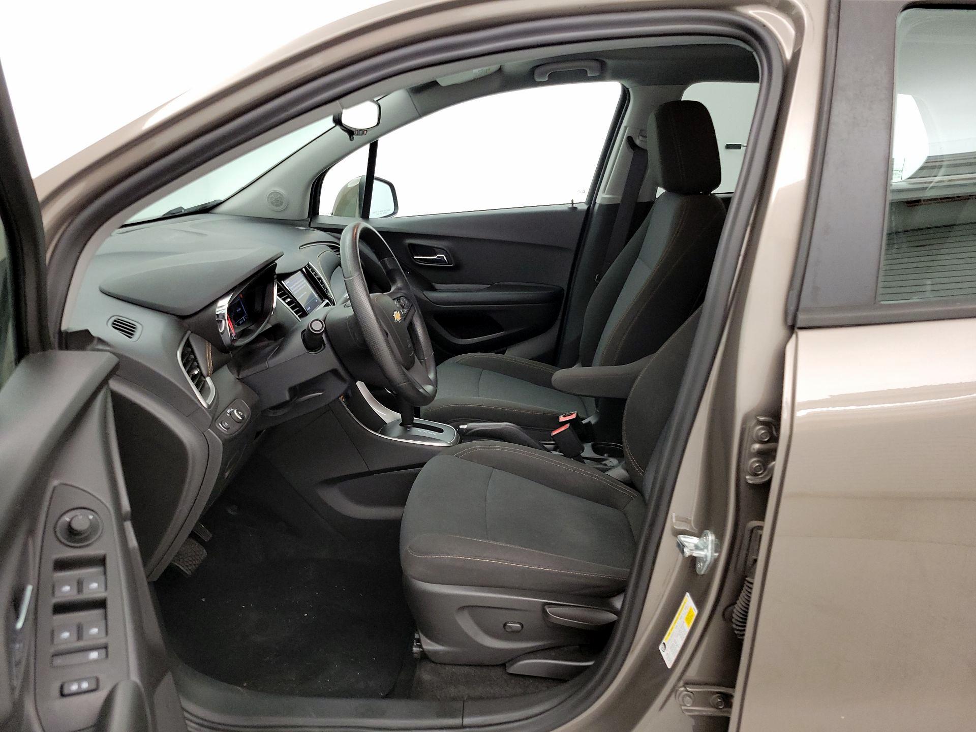 Thumbnail: 2021 Chevrolet Trax - 11