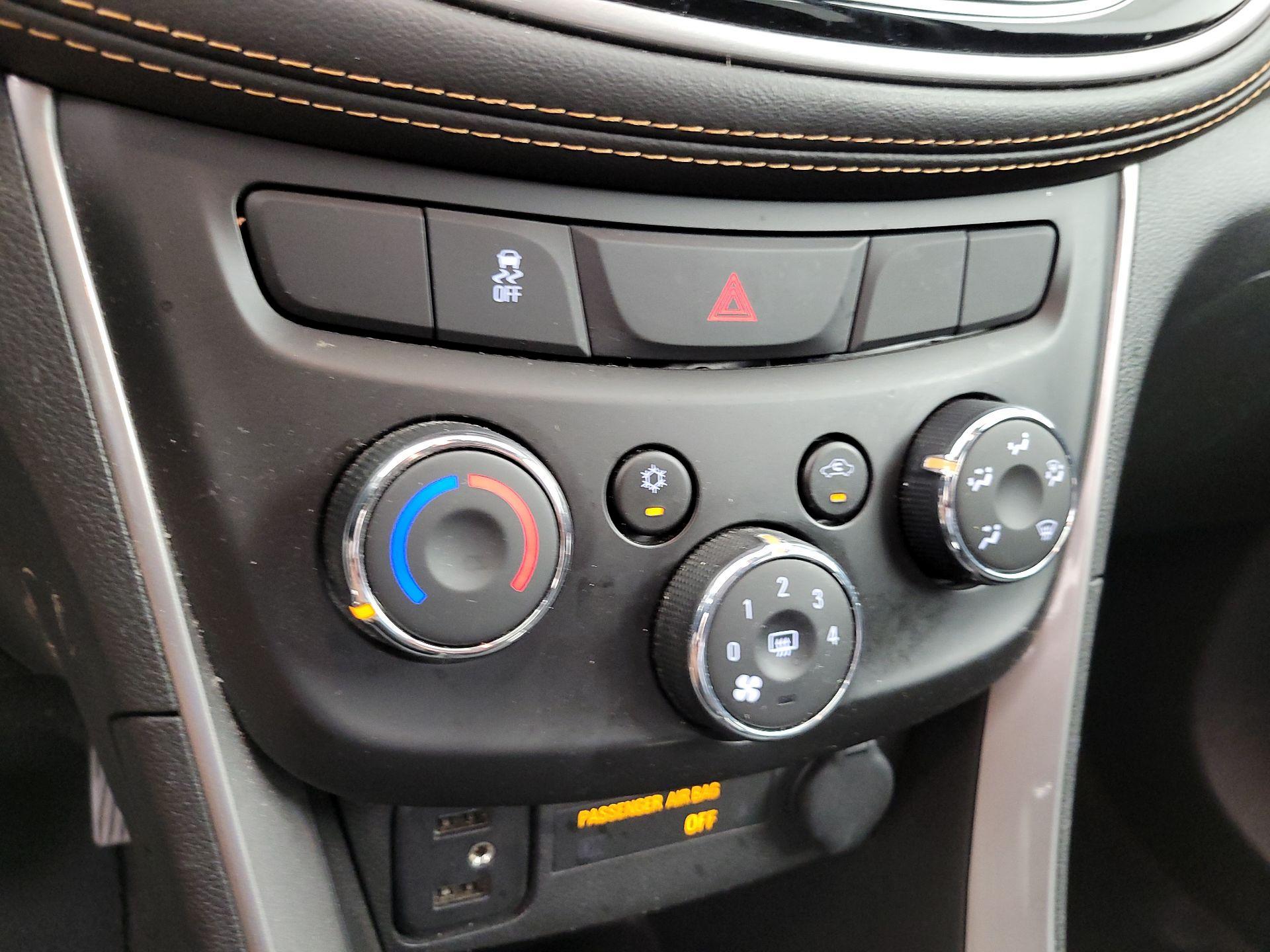 Thumbnail: 2021 Chevrolet Trax - 16