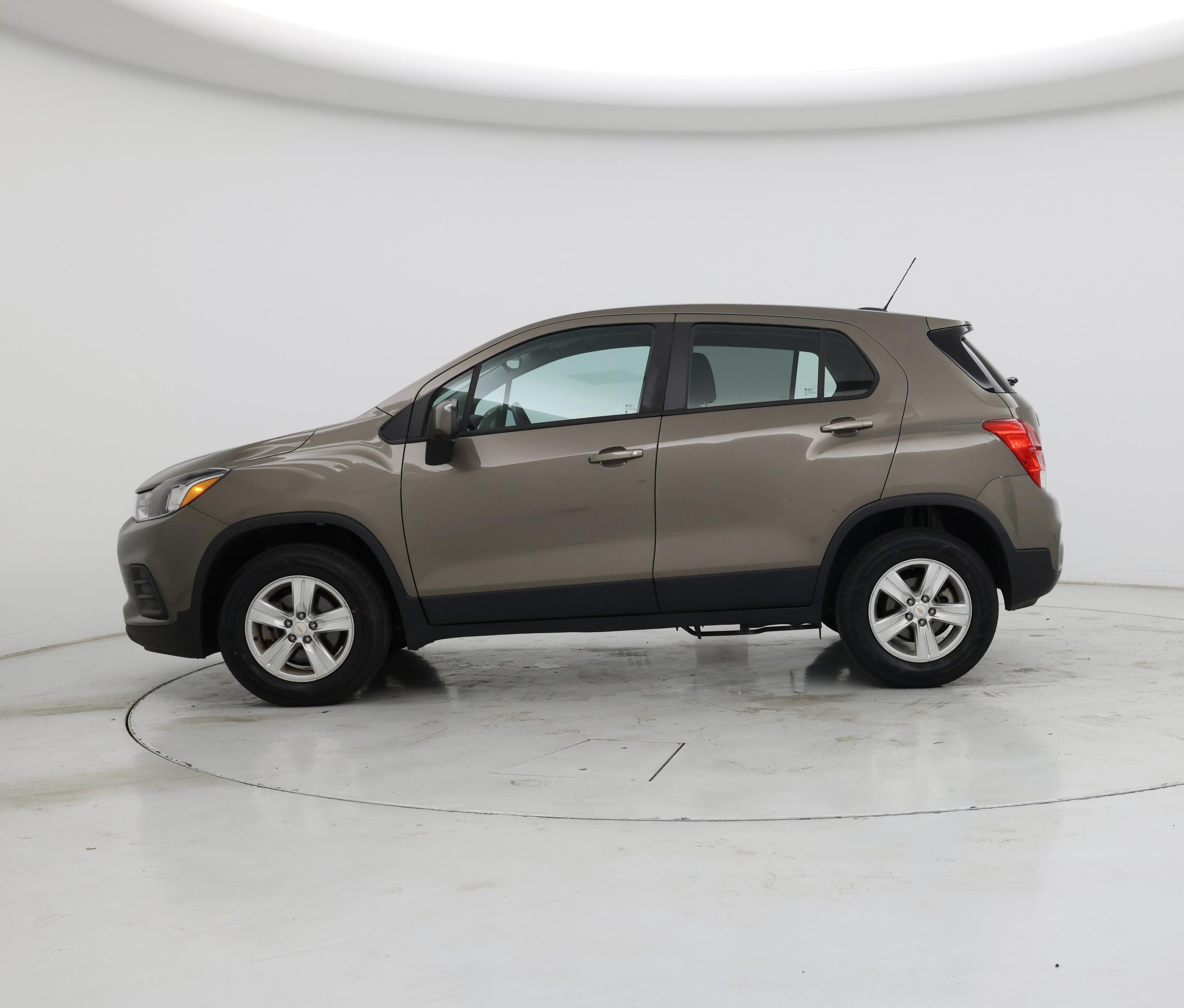 Thumbnail: 2021 Chevrolet Trax - 3