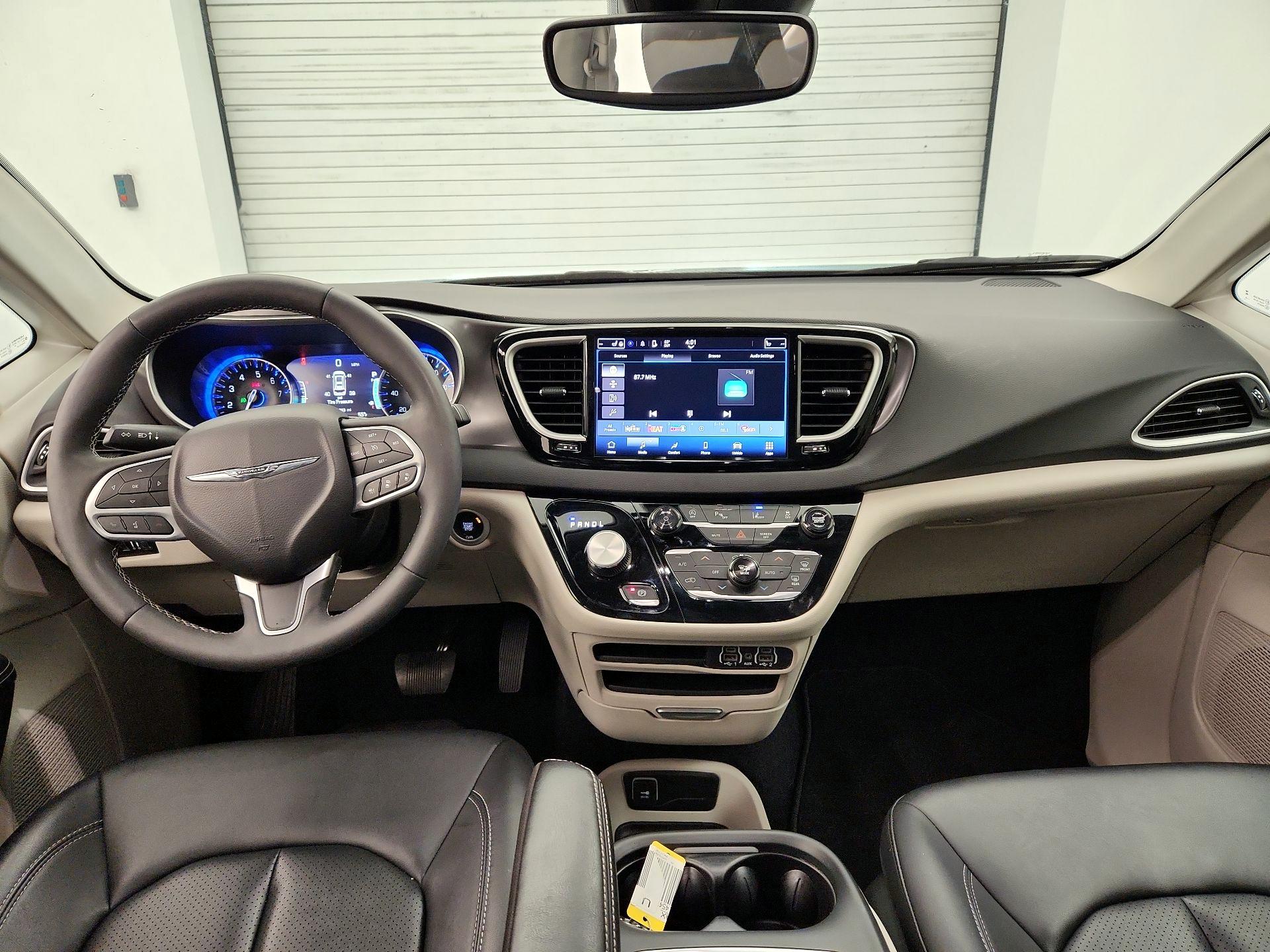 Thumbnail: 2024 Chrysler Pacifica - 9