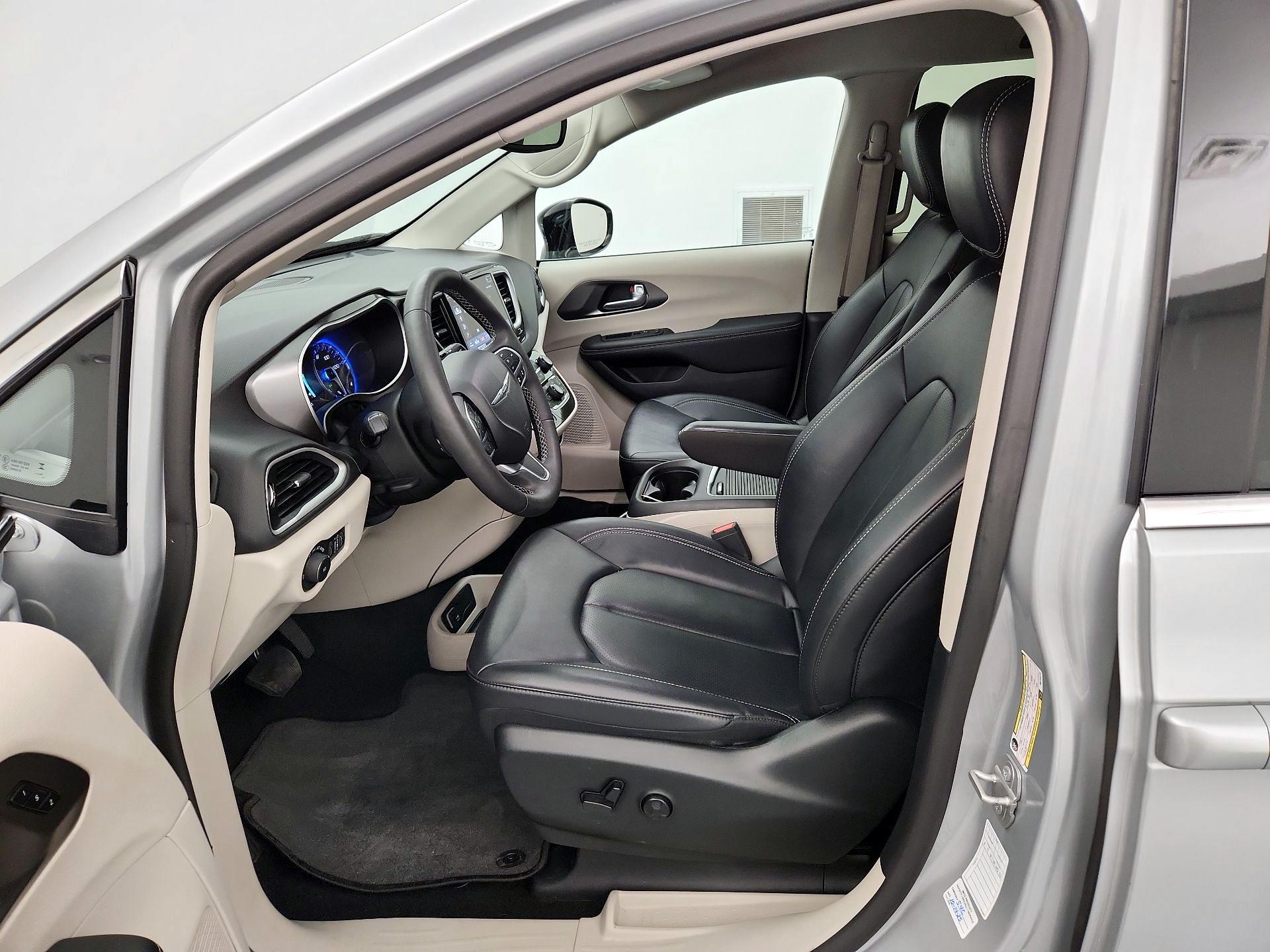 Thumbnail: 2024 Chrysler Pacifica - 11