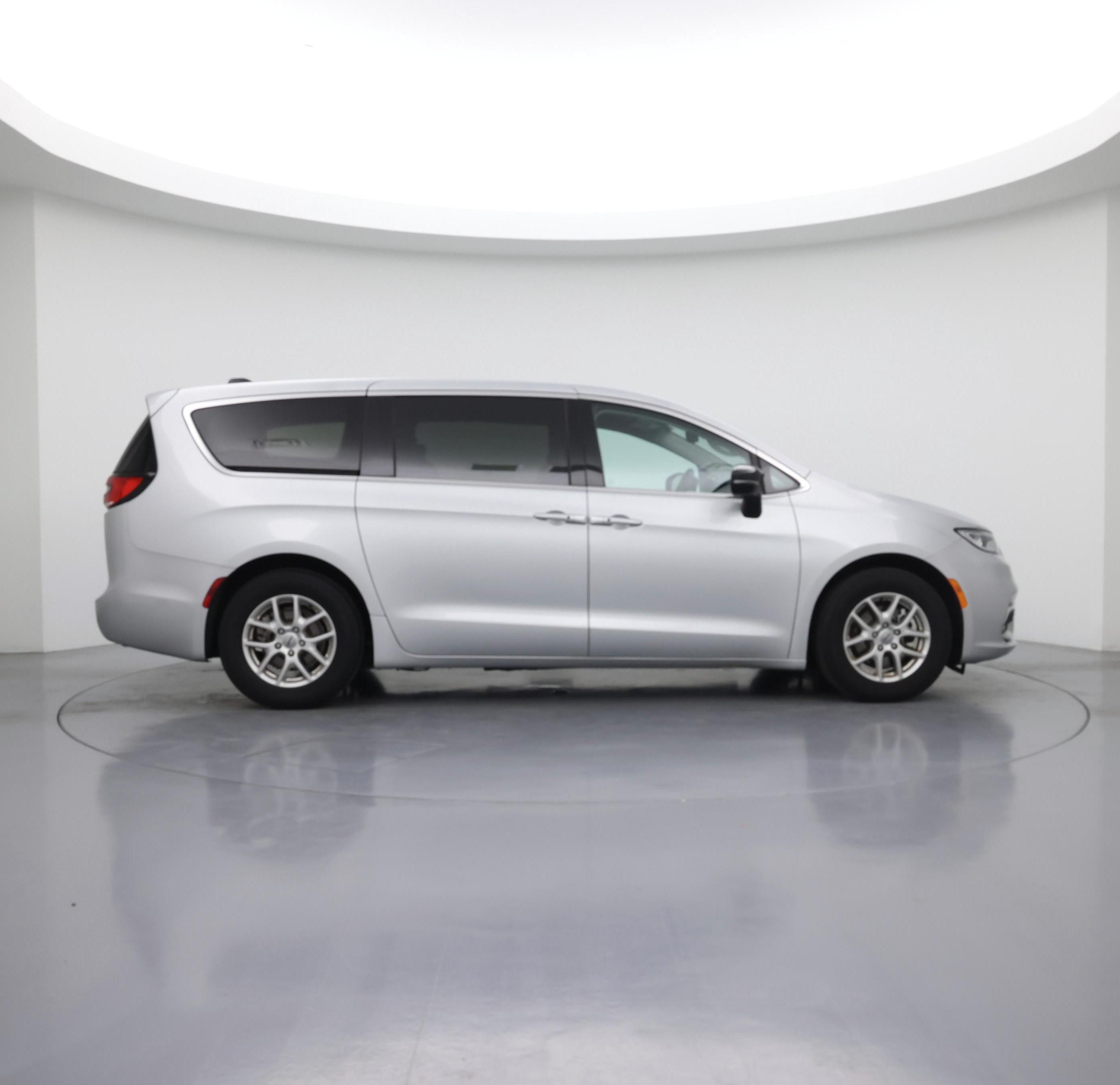 Thumbnail: 2024 Chrysler Pacifica - 7