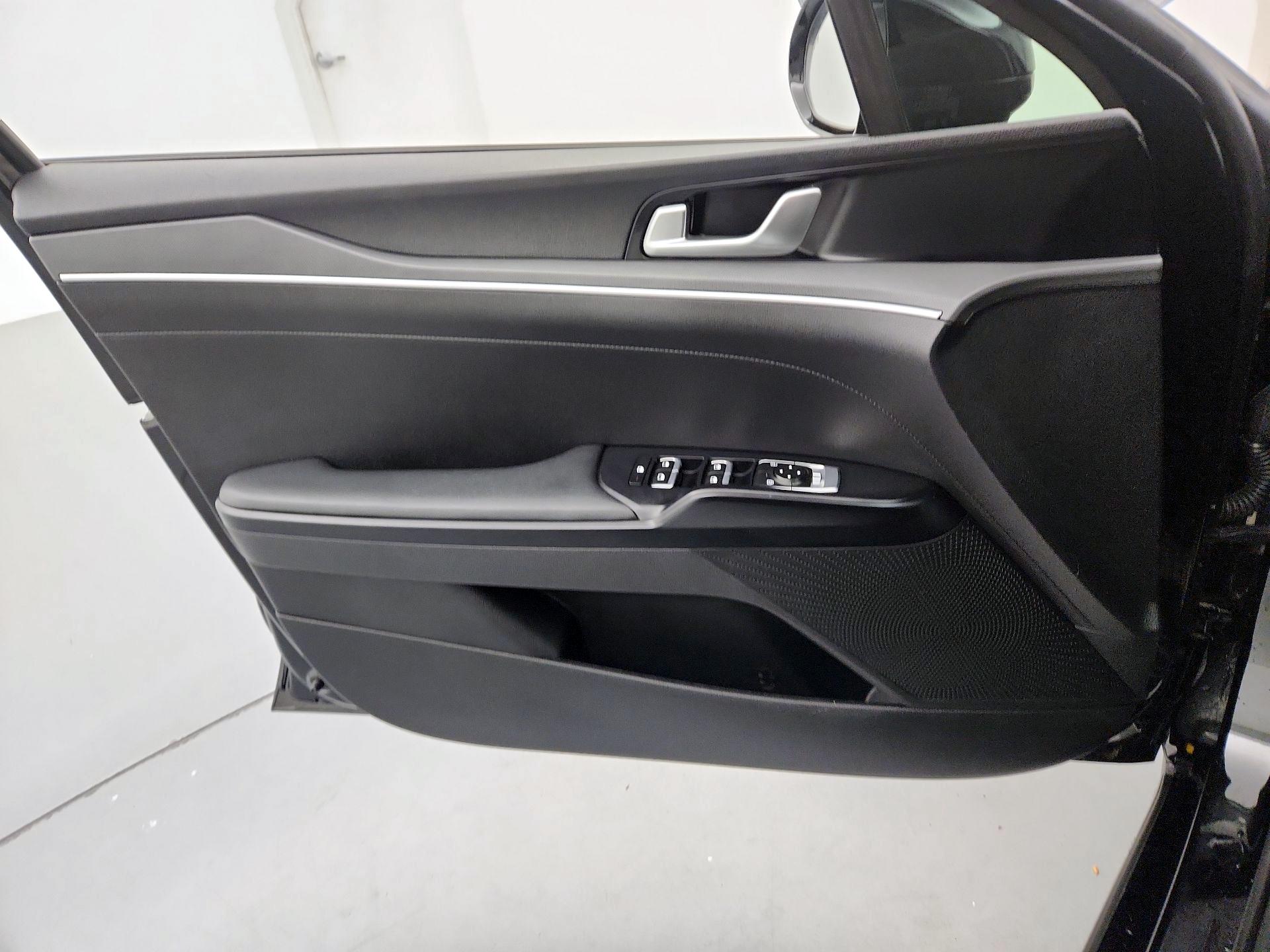 Thumbnail: 2023 Kia K5 - 12