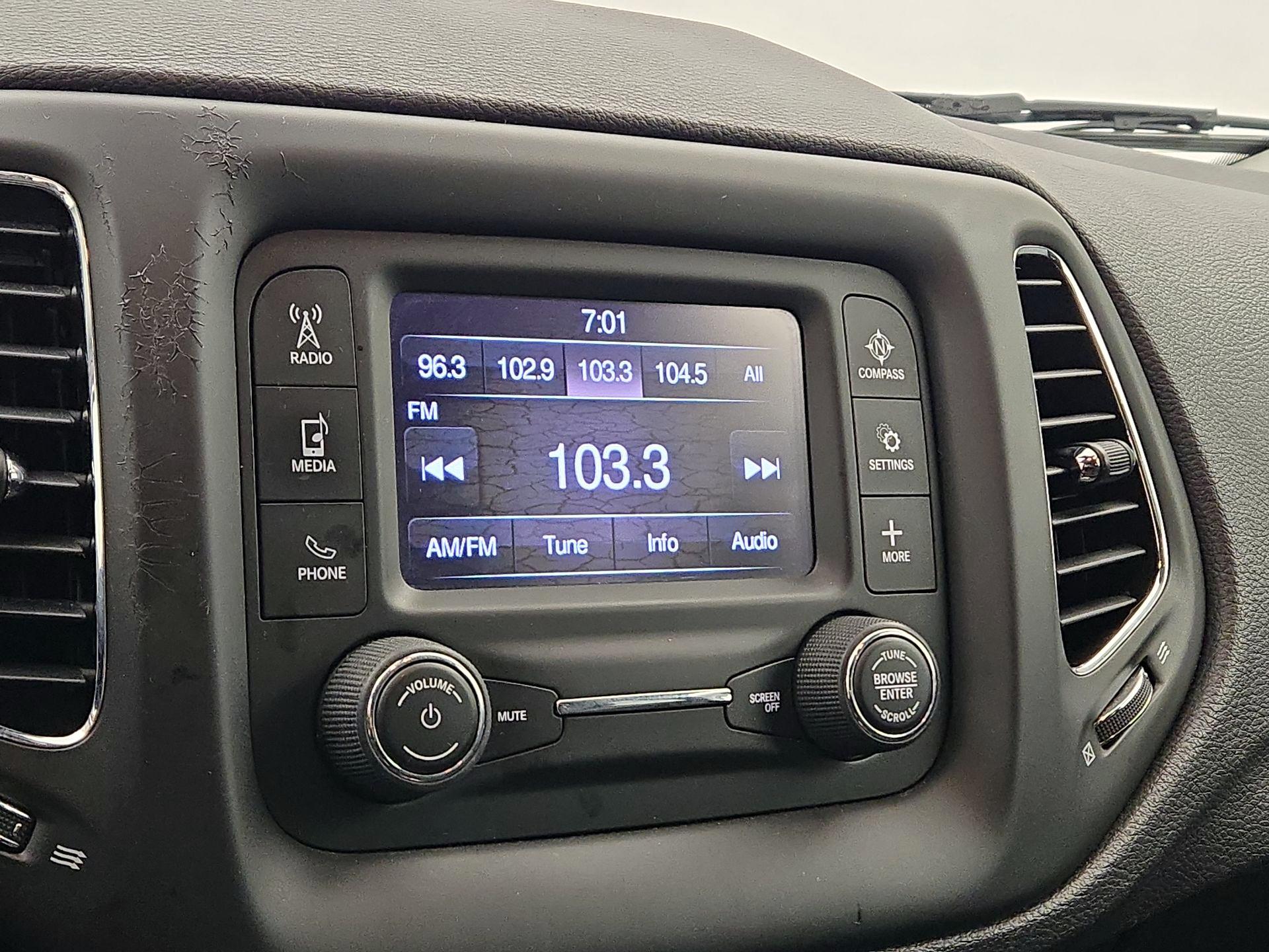 Thumbnail: 2017 Jeep Compass - 15