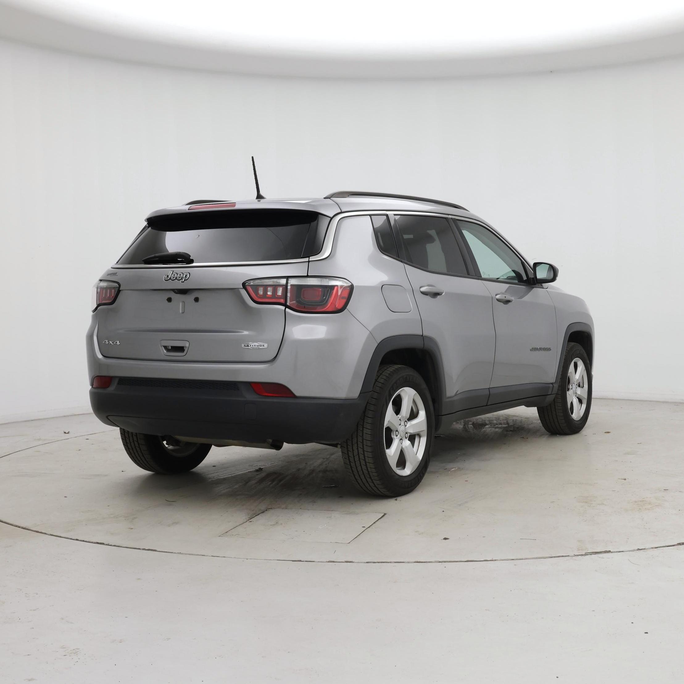 Thumbnail: 2017 Jeep Compass - 8