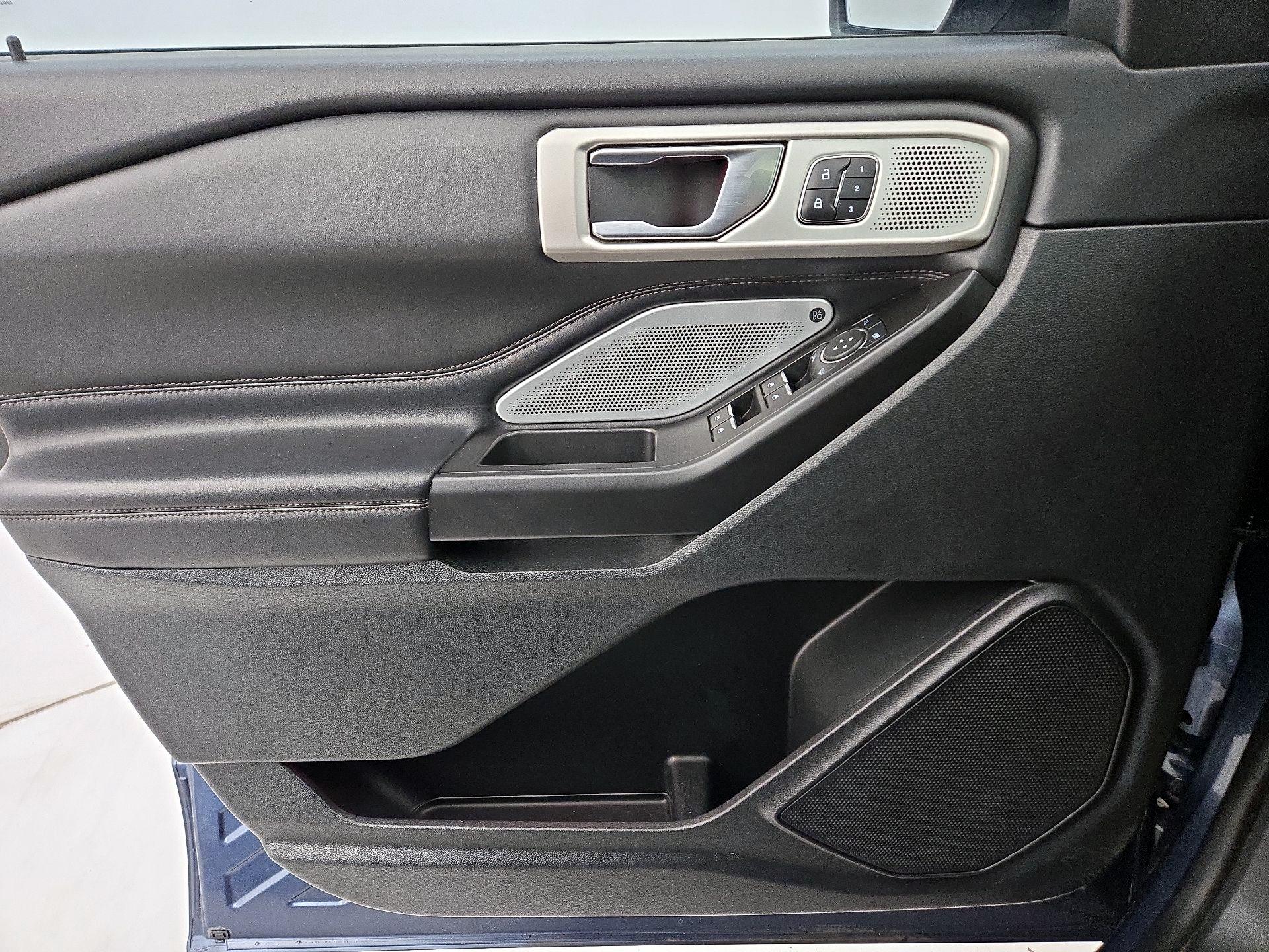 Thumbnail: 2020 Ford Explorer - 12