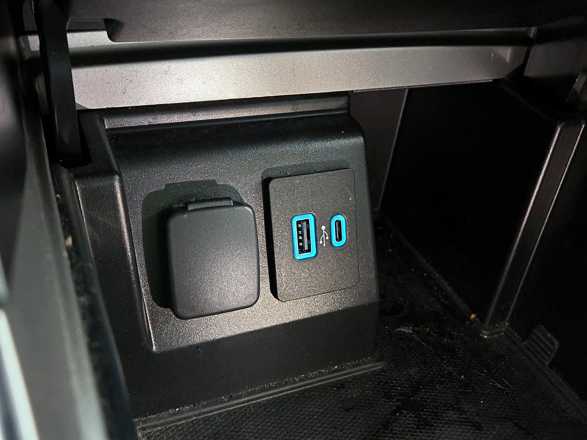 Thumbnail: 2020 Ford Explorer - 18