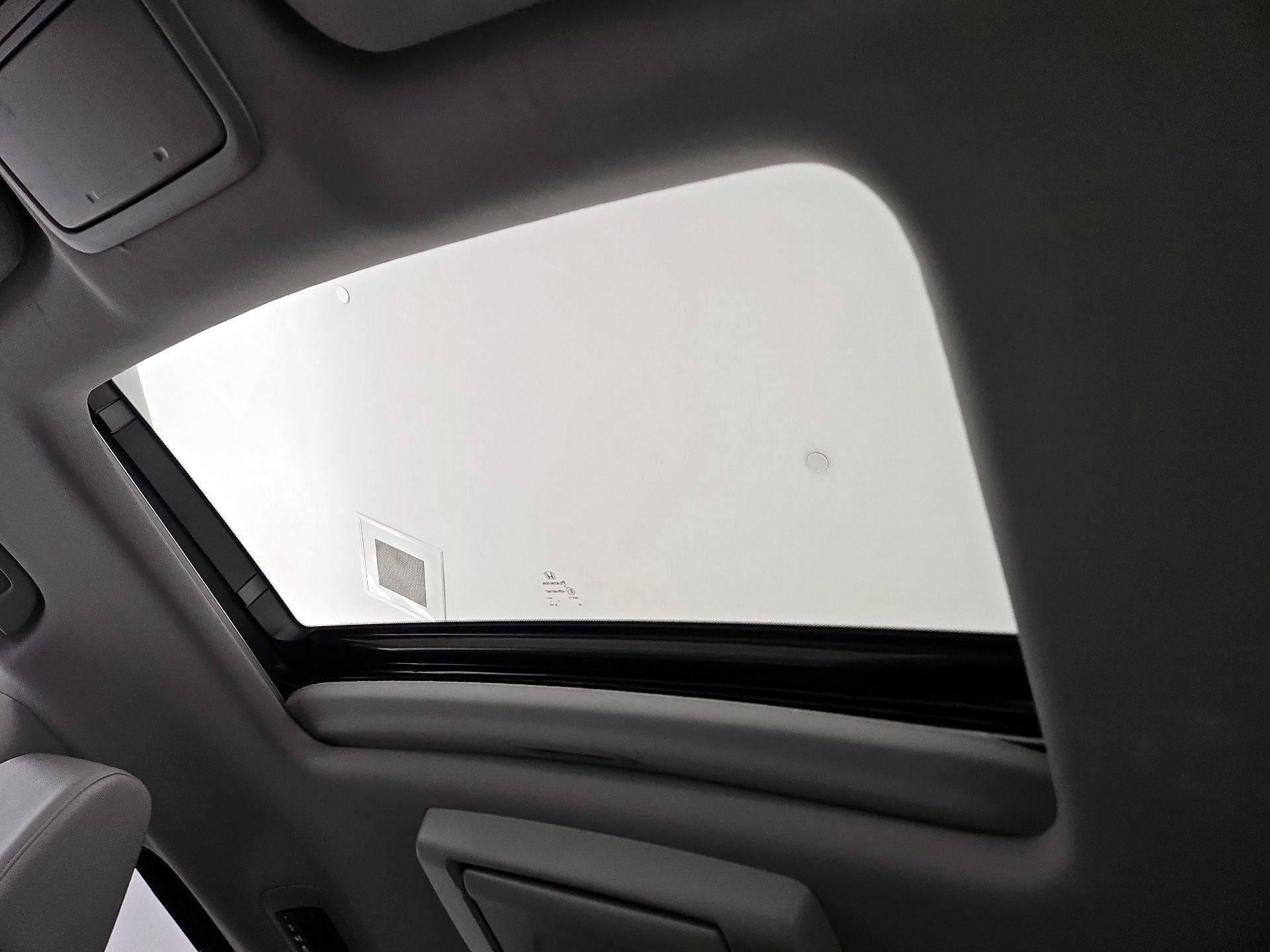 Thumbnail: 2019 Honda Odyssey - 12