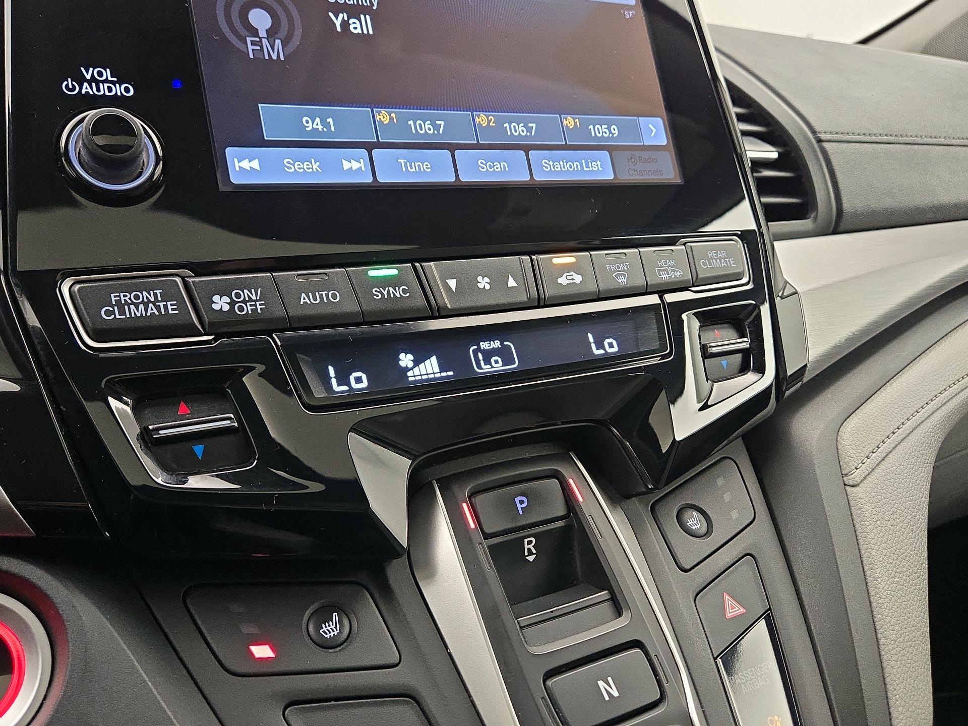 Thumbnail: 2019 Honda Odyssey - 16