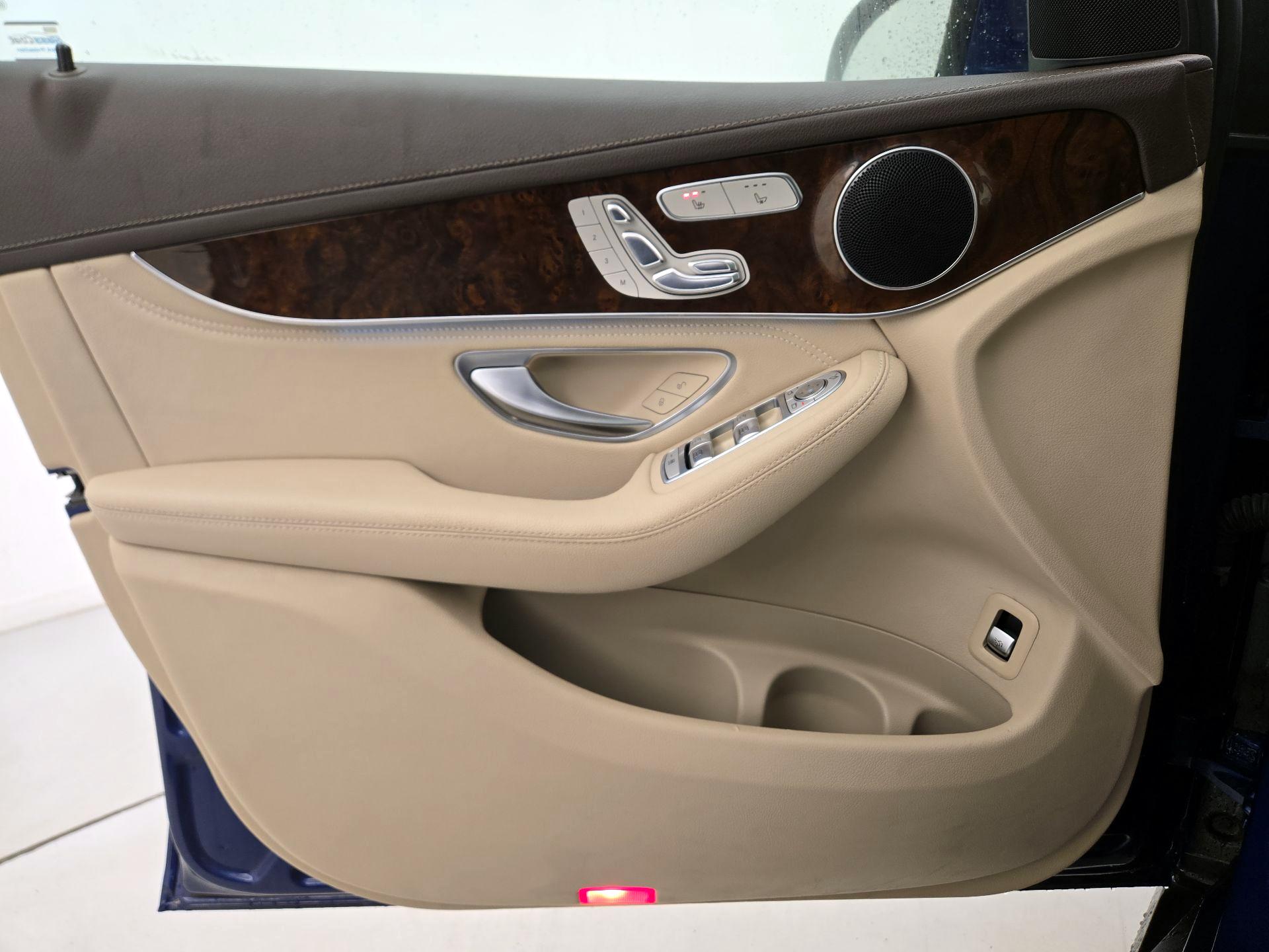 Thumbnail: 2018 Mercedes-Benz GLC - 12