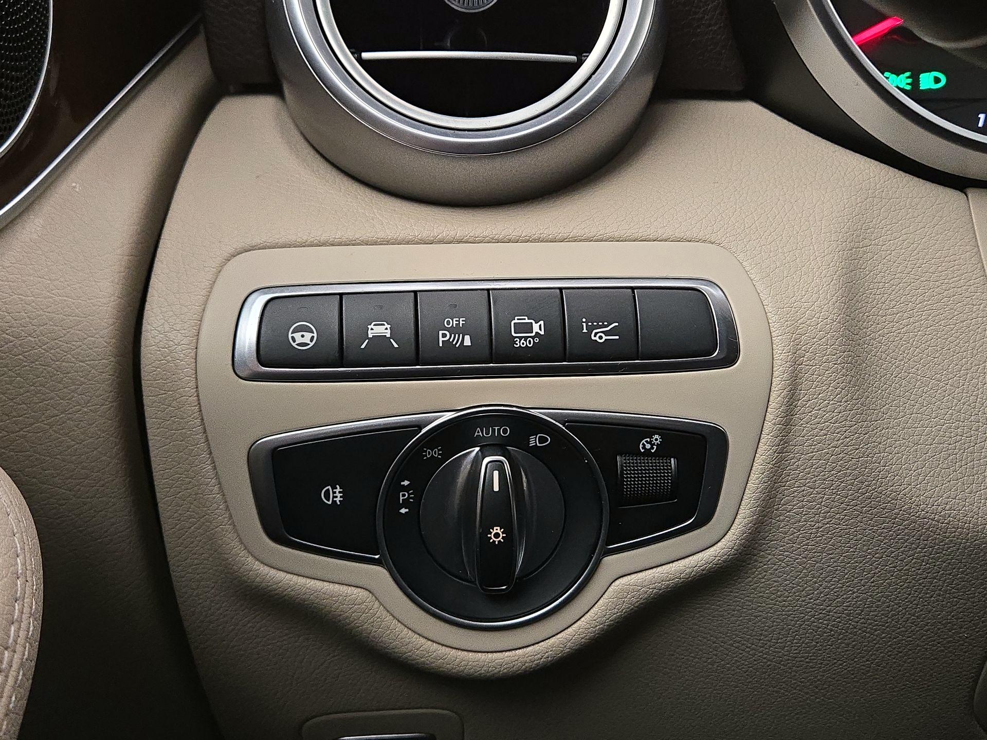 Thumbnail: 2018 Mercedes-Benz GLC - 13