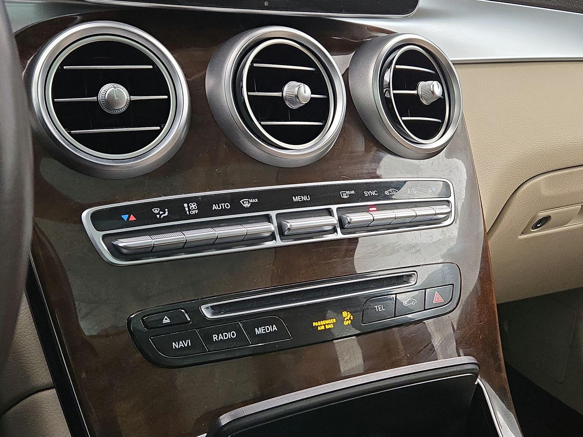 Thumbnail: 2018 Mercedes-Benz GLC - 16