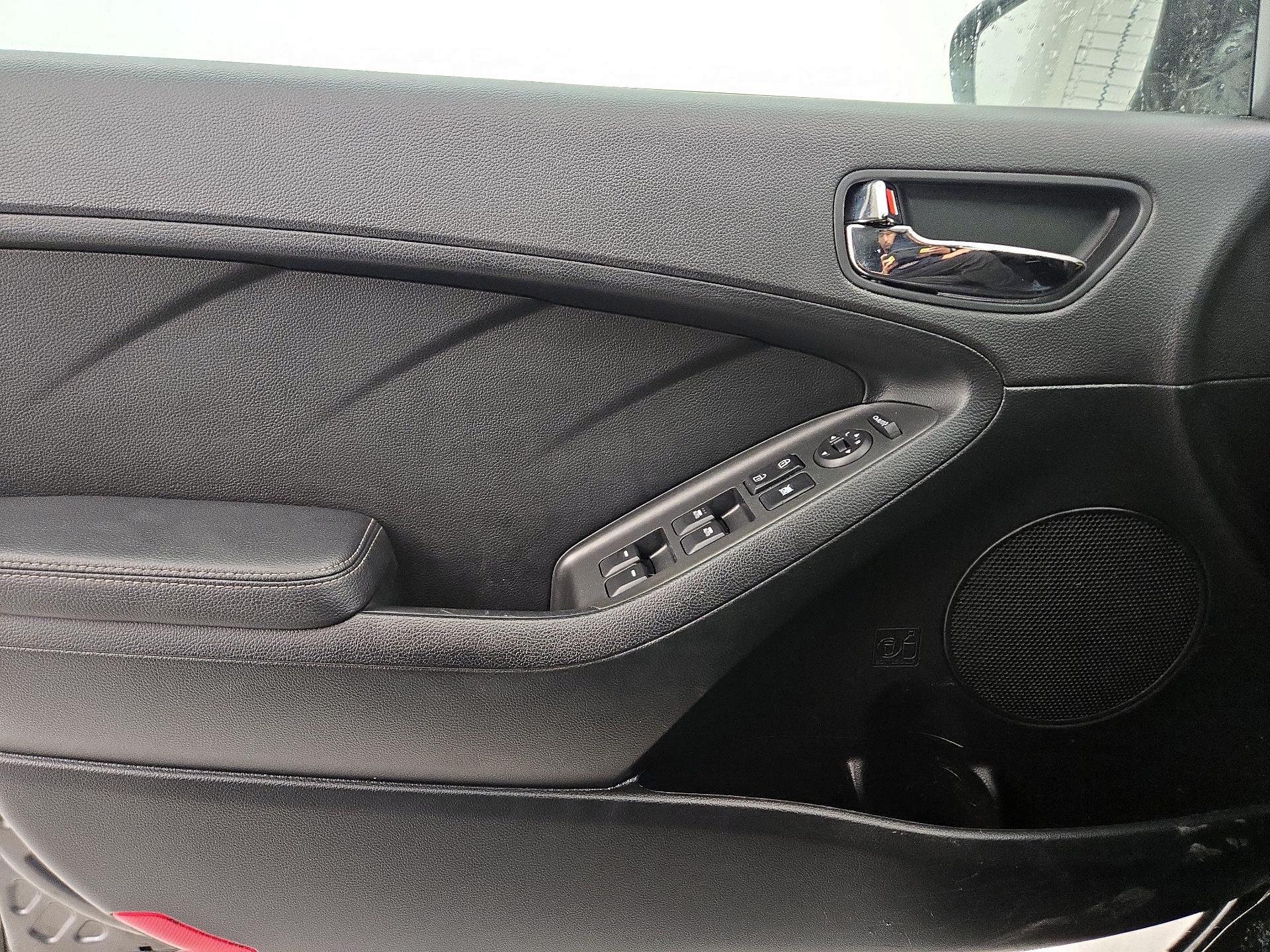 Thumbnail: 2015 Kia Forte - 12