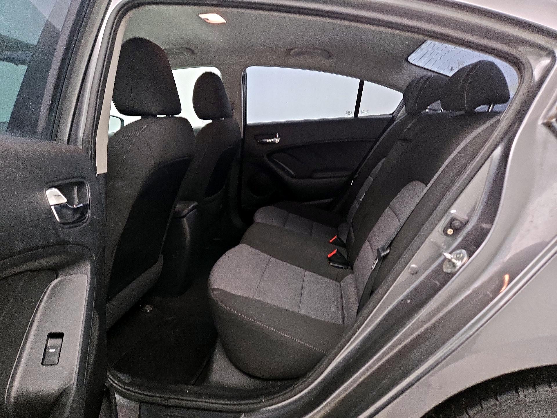 Thumbnail: 2015 Kia Forte - 19