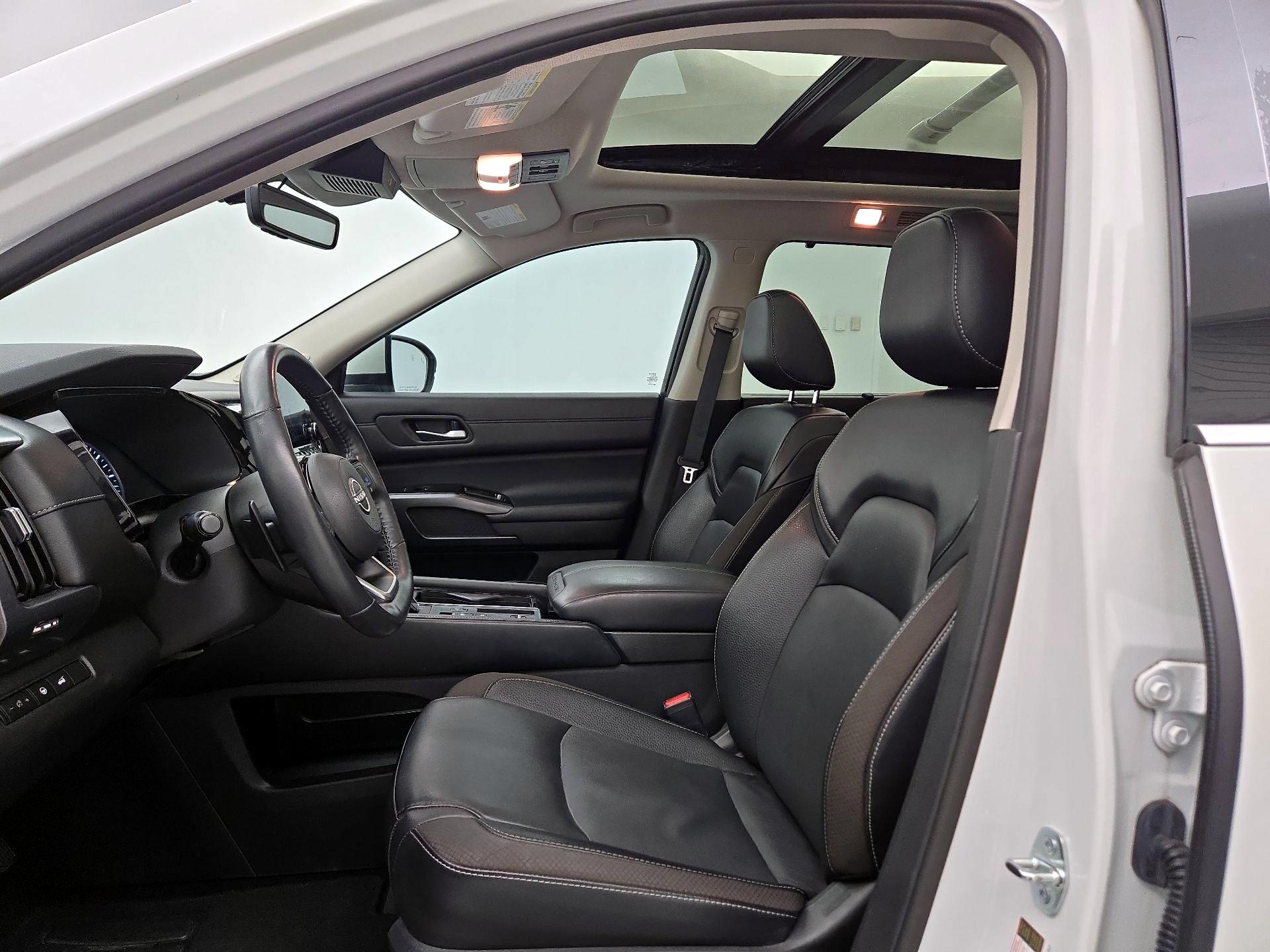 Thumbnail: 2023 Nissan Pathfinder - 11