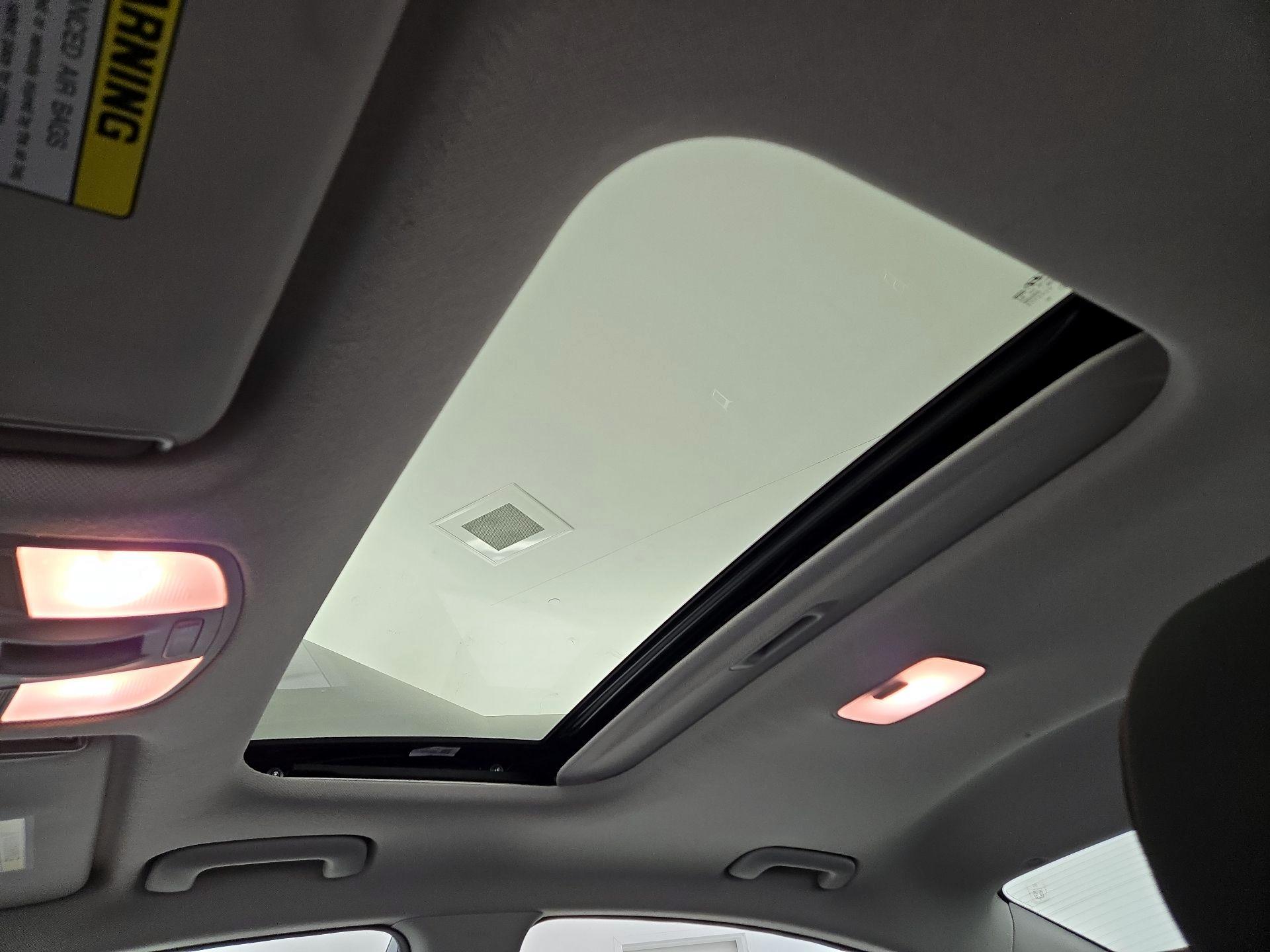 Thumbnail: 2020 Hyundai Elantra - 19