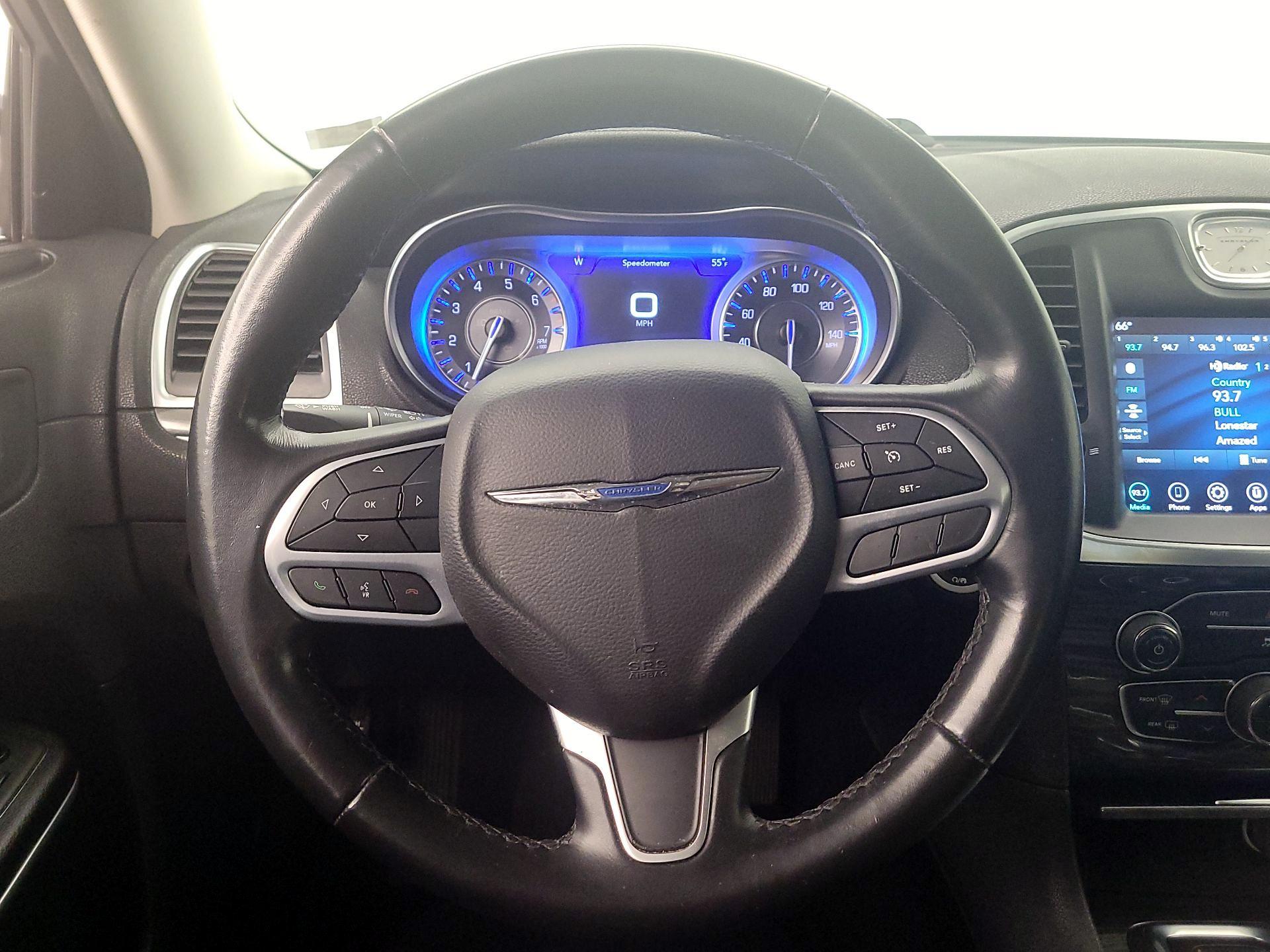 Thumbnail: 2021 Chrysler 300 - 10