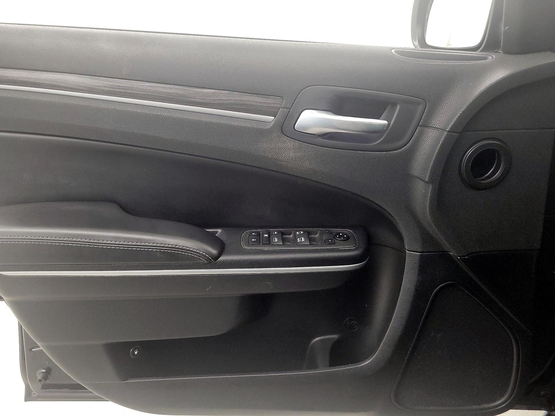 Thumbnail: 2021 Chrysler 300 - 12