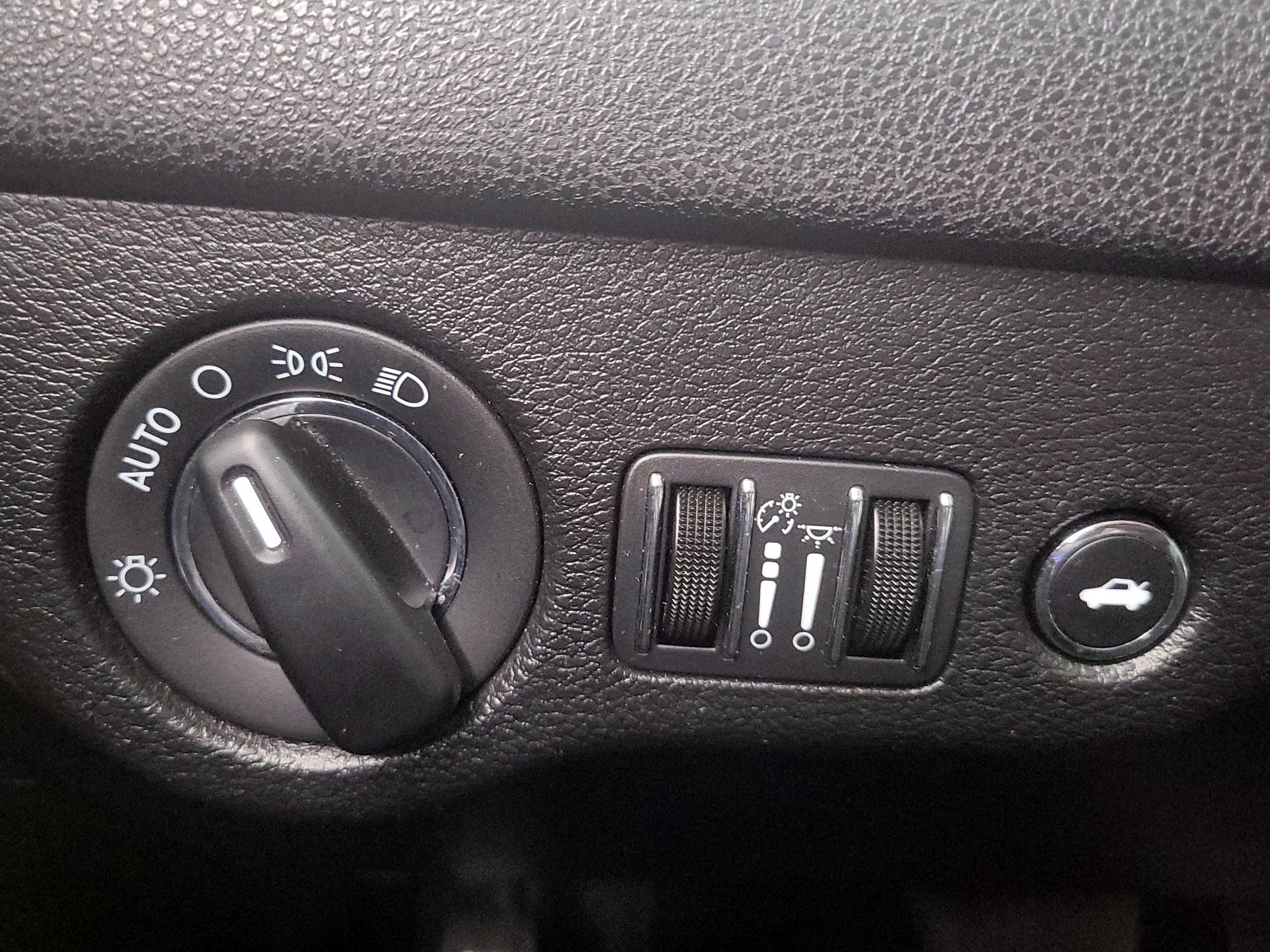 Thumbnail: 2021 Chrysler 300 - 13