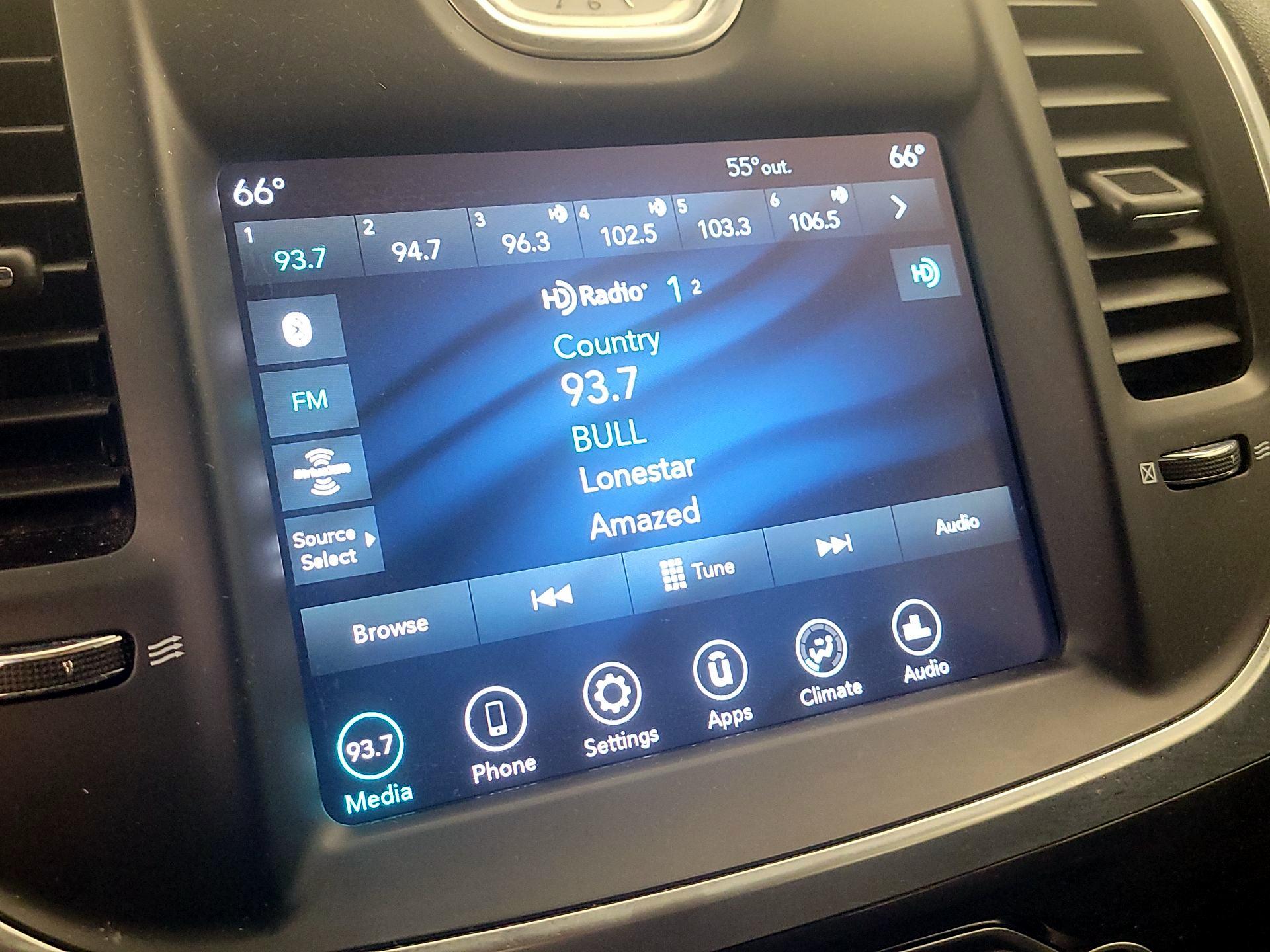 Thumbnail: 2021 Chrysler 300 - 15