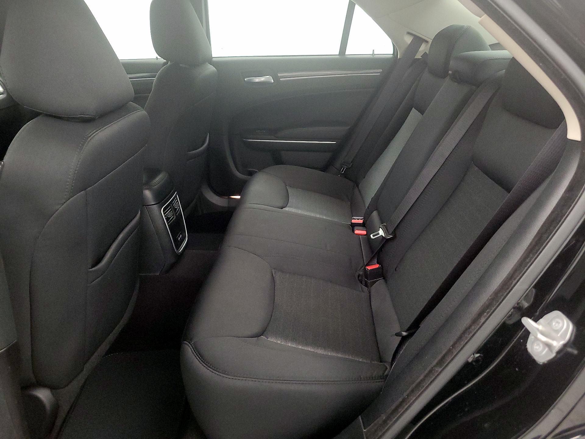 Thumbnail: 2021 Chrysler 300 - 19