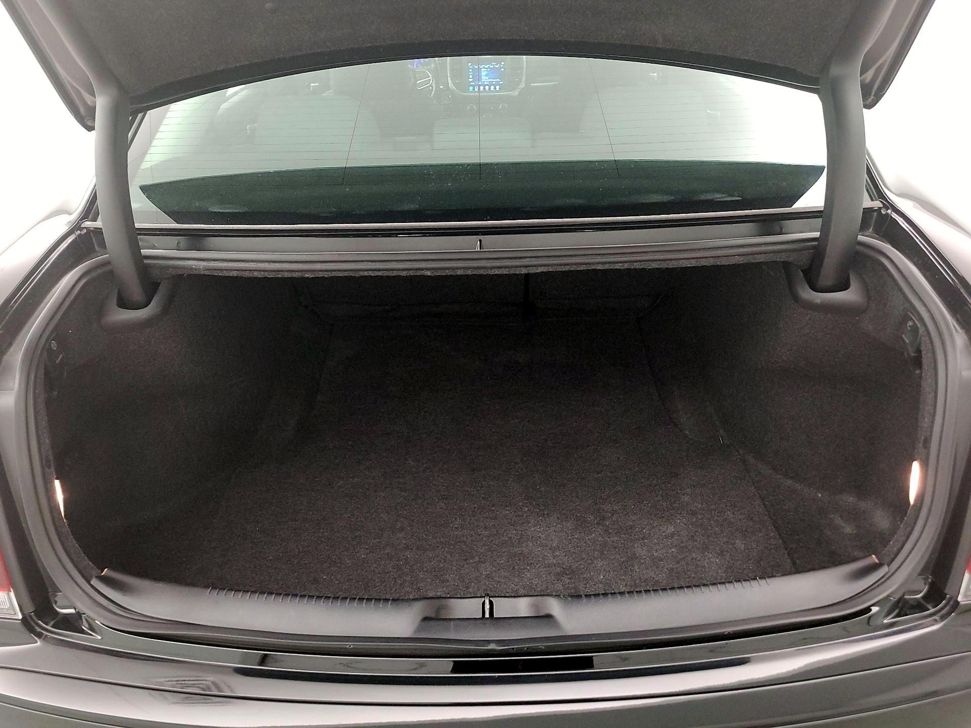 Thumbnail: 2021 Chrysler 300 - 20