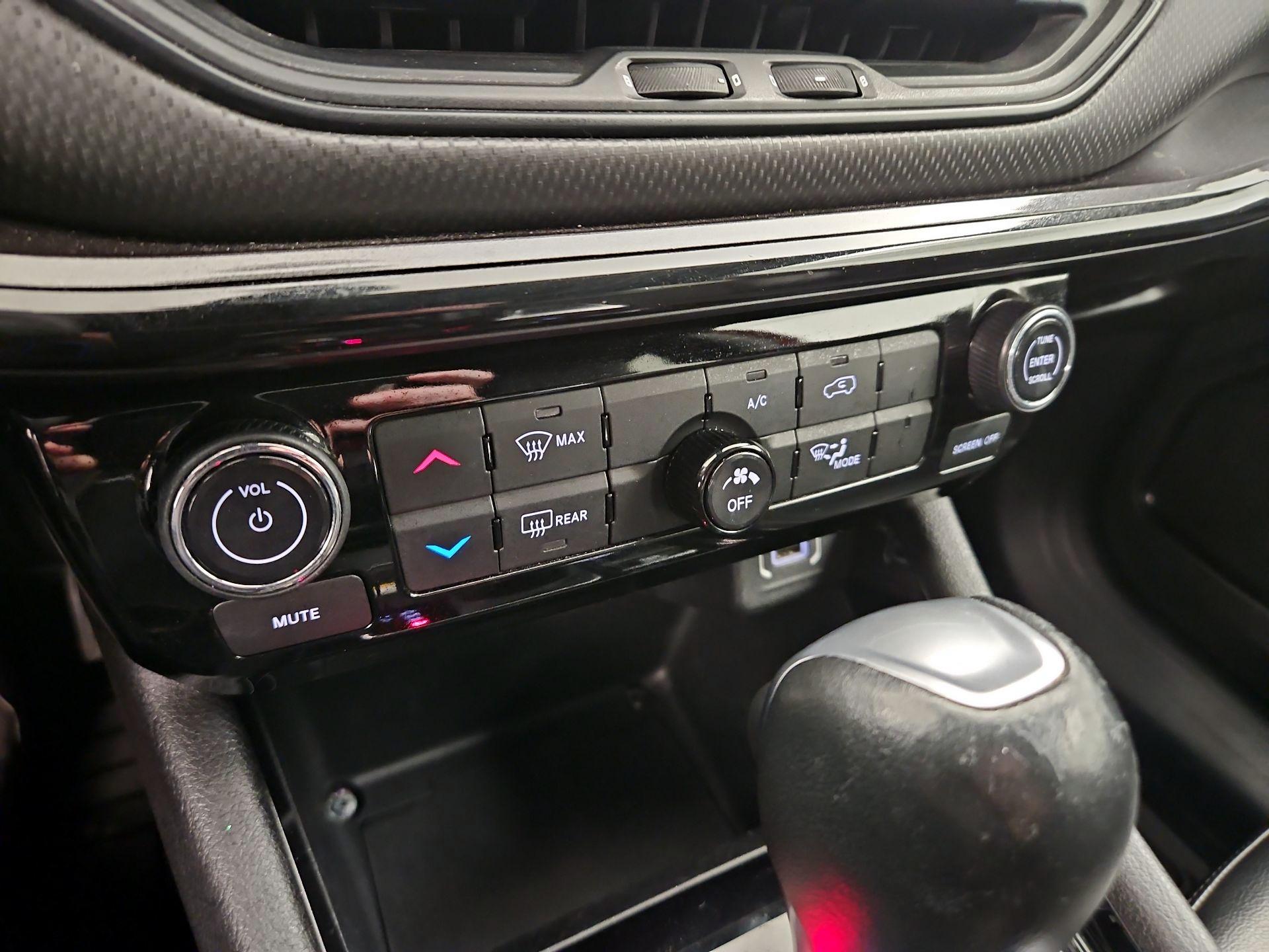 Thumbnail: 2023 Jeep Compass - 16