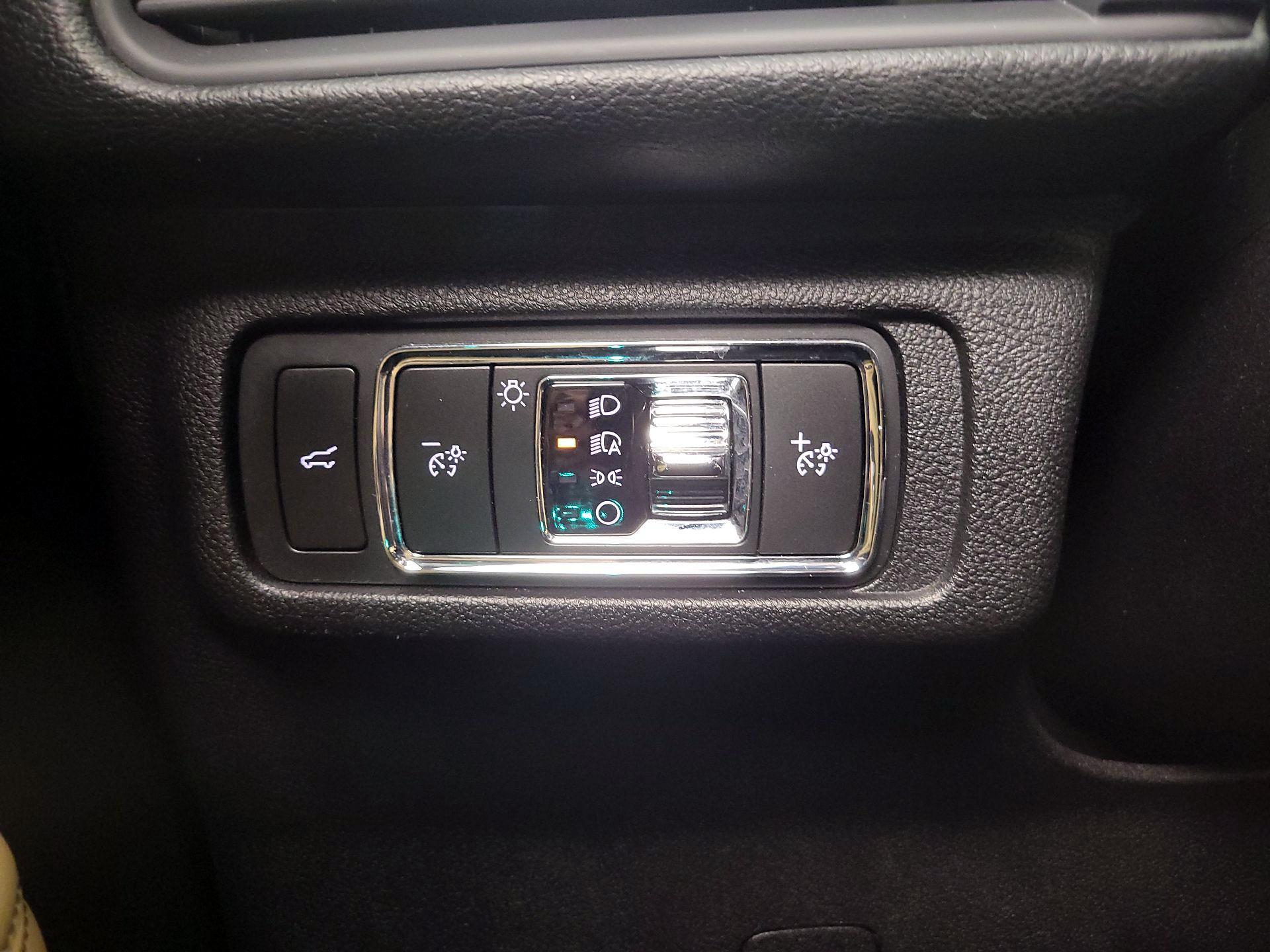 Thumbnail: 2022 Lincoln Corsair - 13