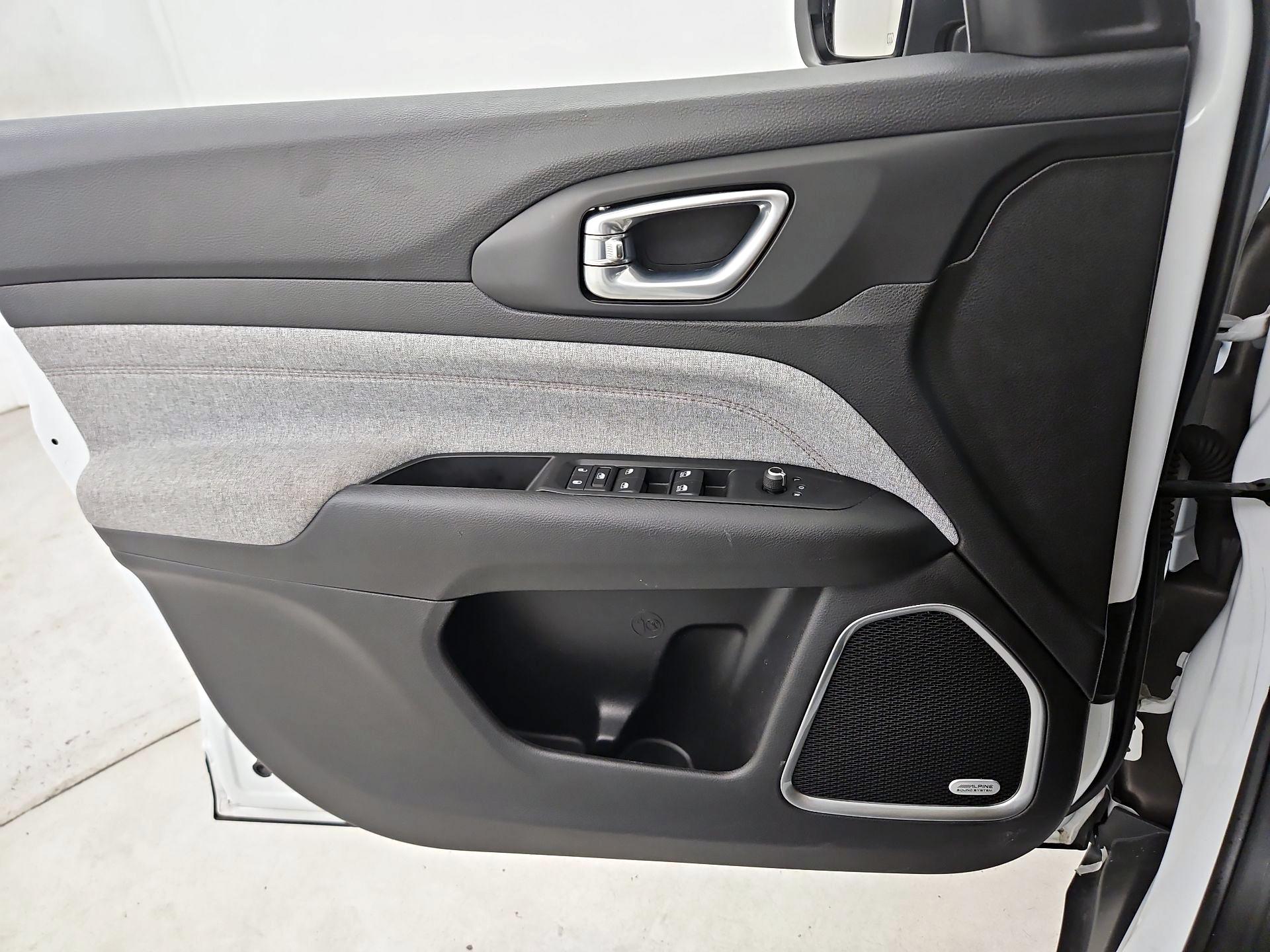 Thumbnail: 2022 Jeep Compass - 12