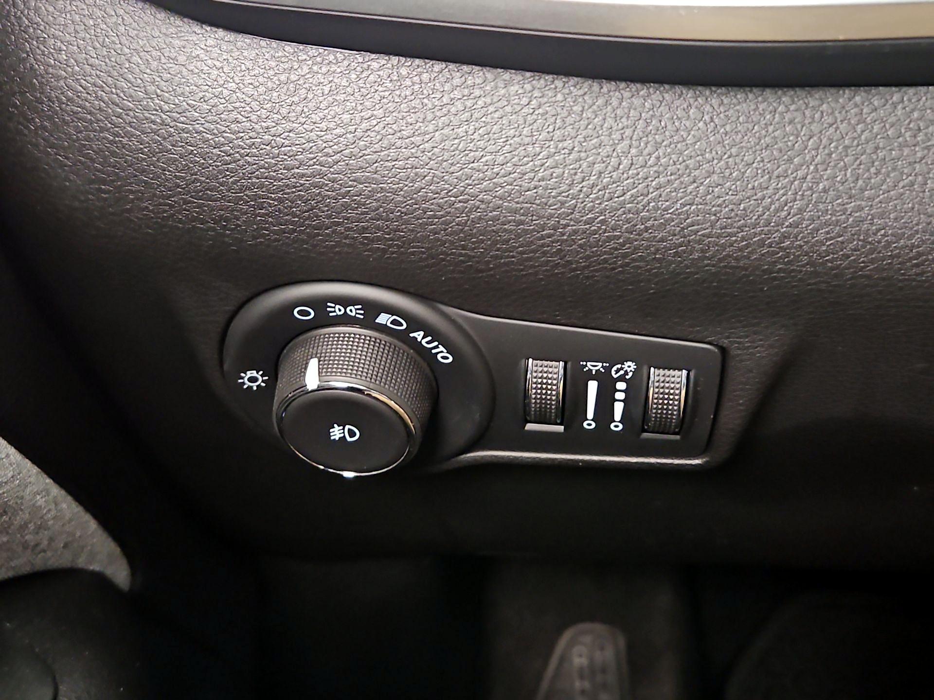 Thumbnail: 2022 Jeep Compass - 13